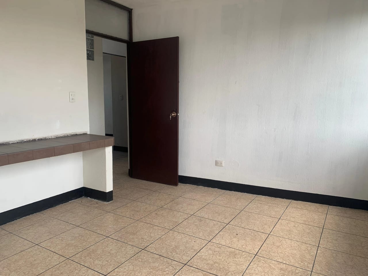 VENDO INMUEBLE DE USO MIXTO EN CALLE PRINCIPAL, CALLE MARTI ZONA 6 — Casa en Venta en Zona 2, Guatemala, Ciudad — foto 1 de 16