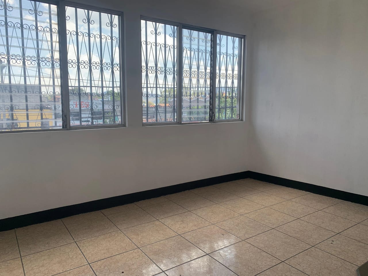 VENDO INMUEBLE DE USO MIXTO EN CALLE PRINCIPAL, CALLE MARTI ZONA 6 — Casa en Venta en Zona 2, Guatemala, Ciudad — foto 2 de 16