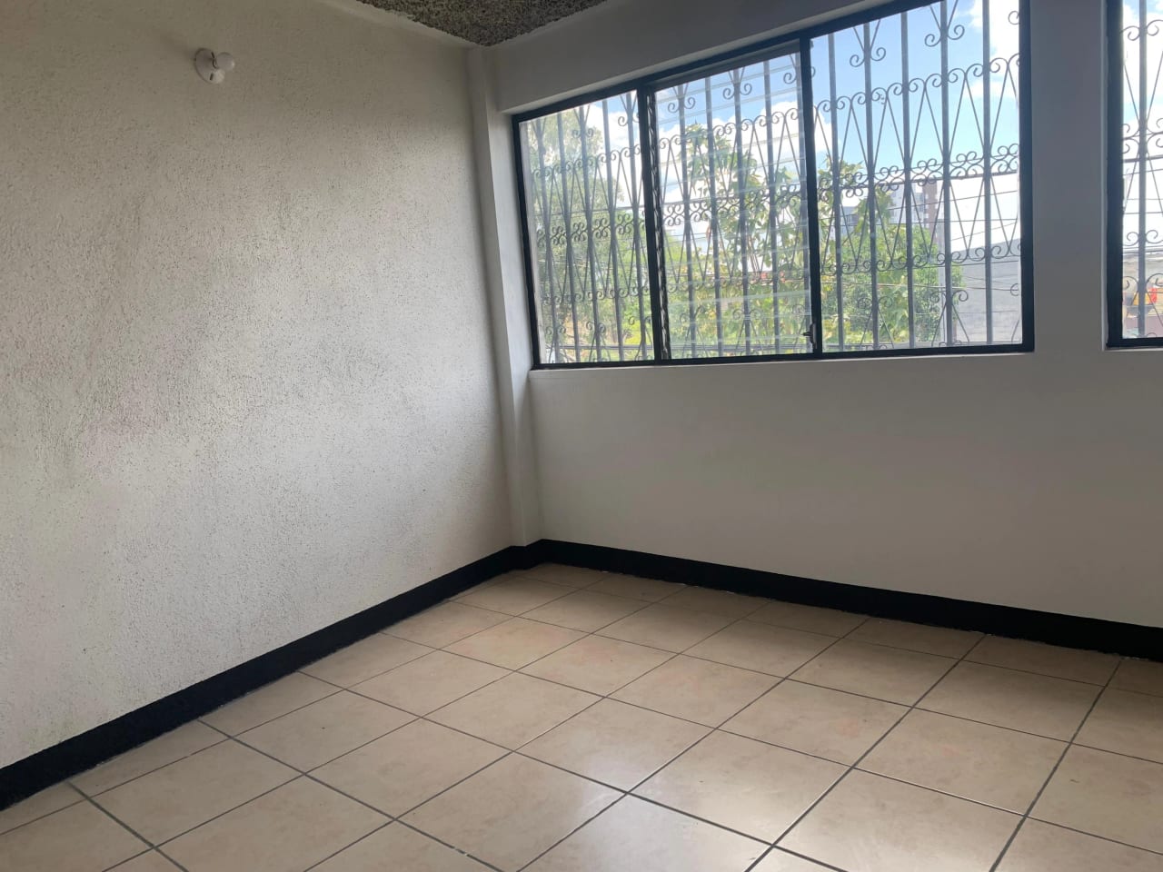 VENDO INMUEBLE DE USO MIXTO EN CALLE PRINCIPAL, CALLE MARTI ZONA 6 — Casa en Venta en Zona 2, Guatemala, Ciudad — foto 14 de 16