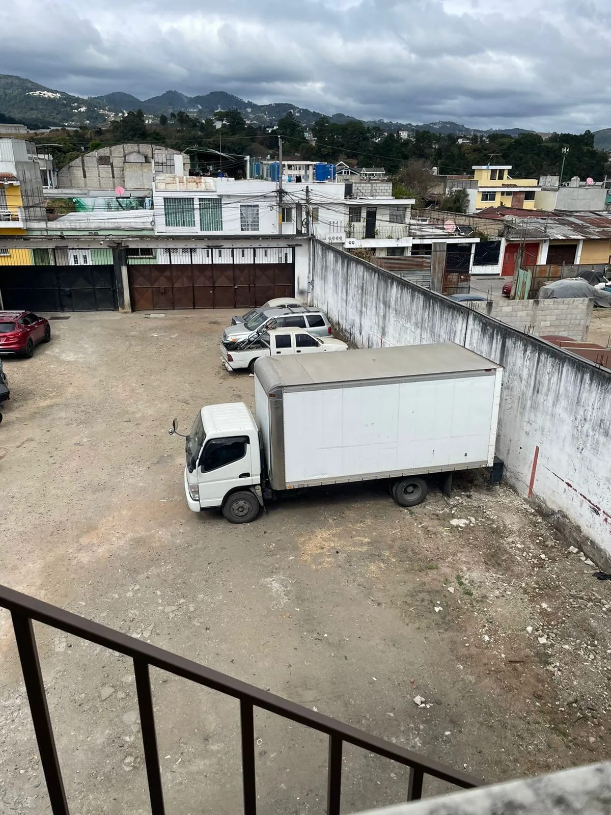 RENTO CASA IDEAL PARA OFICINAS EN COLONIA LA BRIGADA ZONA 7 DE MIXCO — Casa en Alquiler en Zona 7 Mixco, Guatemala, Ciudad — foto 12 de 17