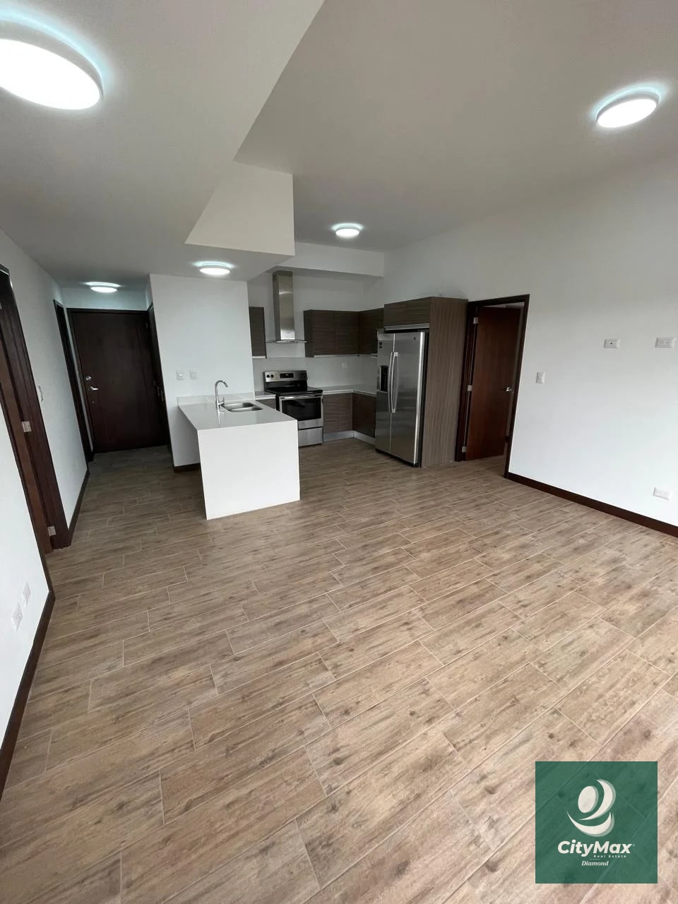 APARTAMENTO EN RENTA EN ZONA 10 - 1