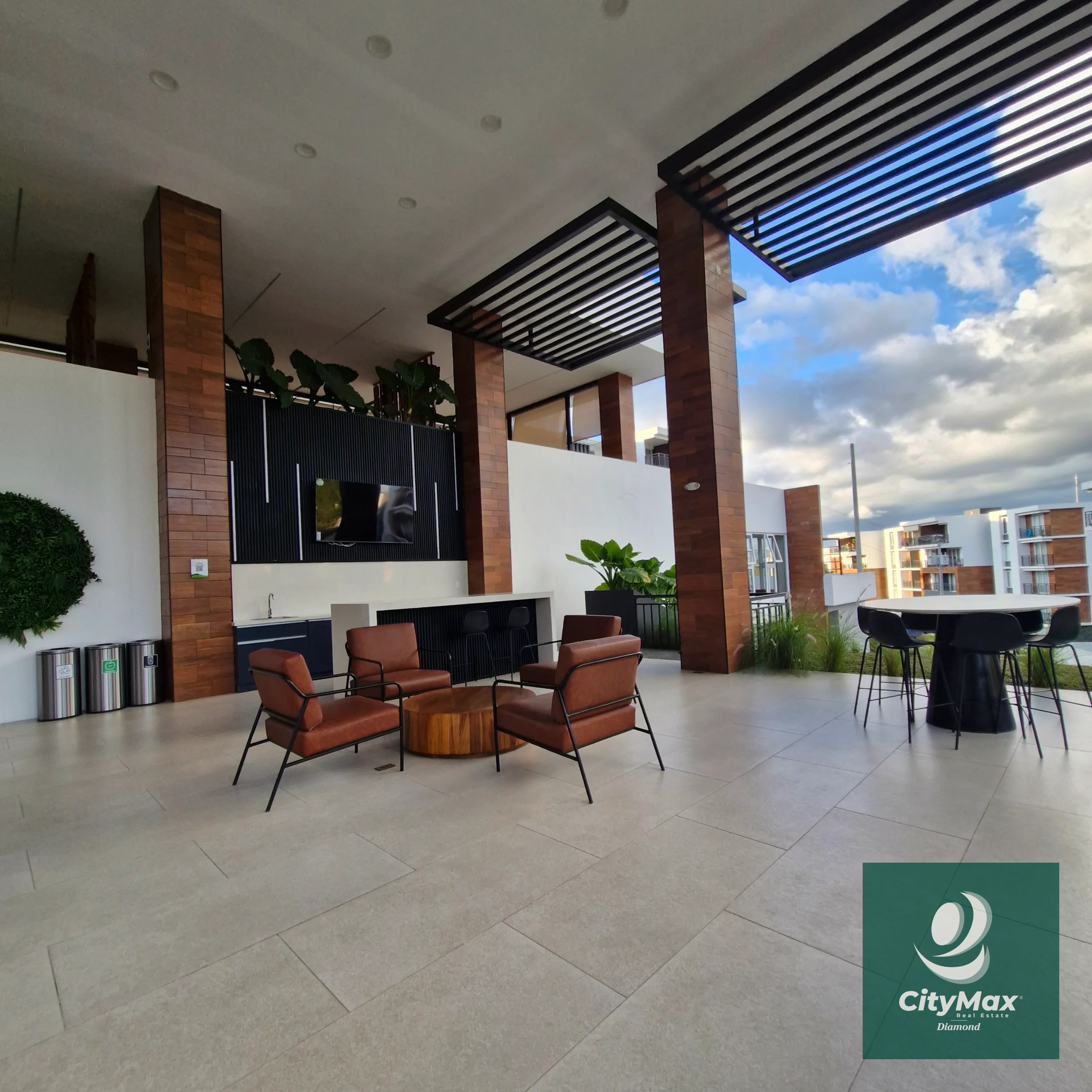 Apartamento en venta en zona 16 de 3 habitaciones con Jardín - 9