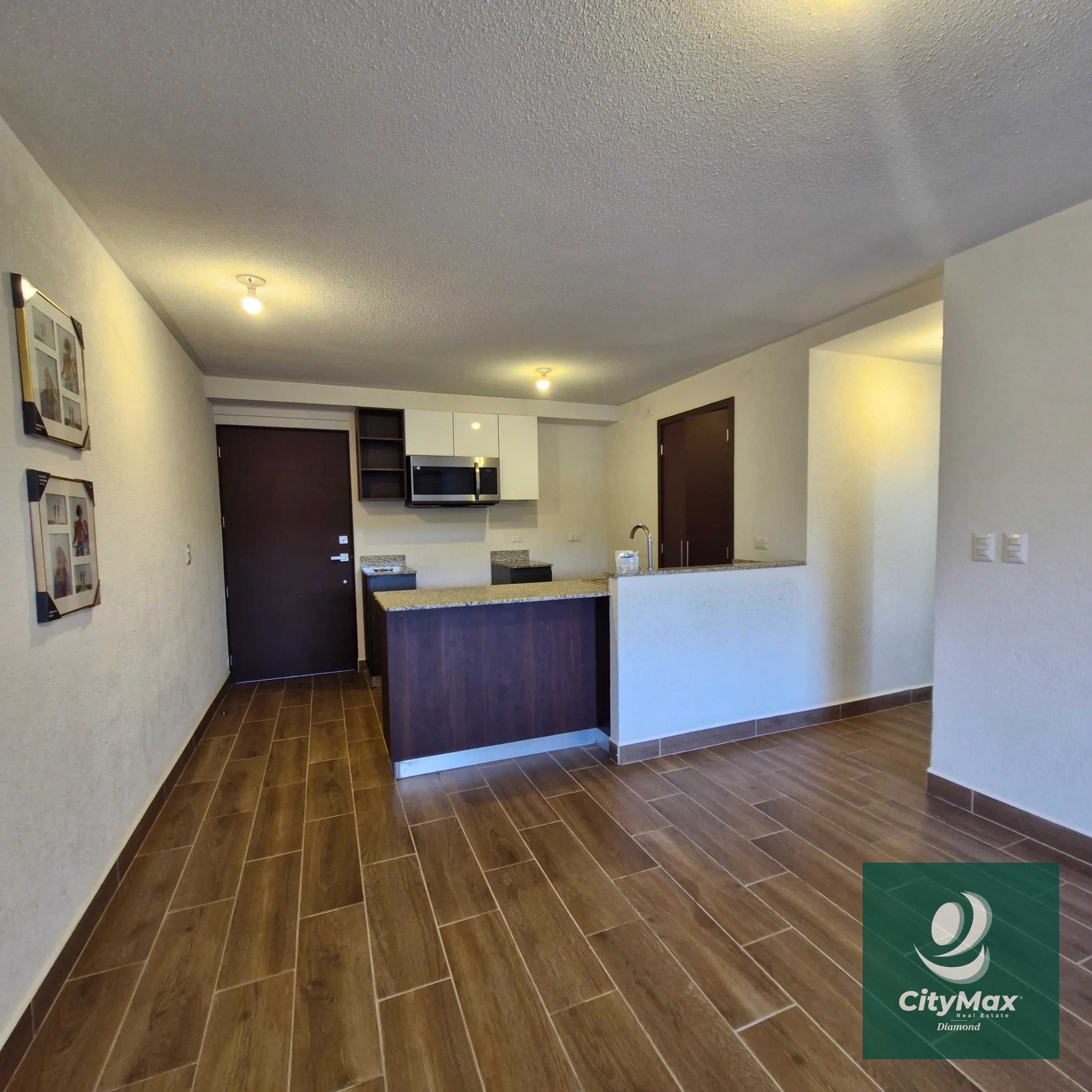 Apartamento en venta en zona 16 de 3 habitaciones con Jardín - 4