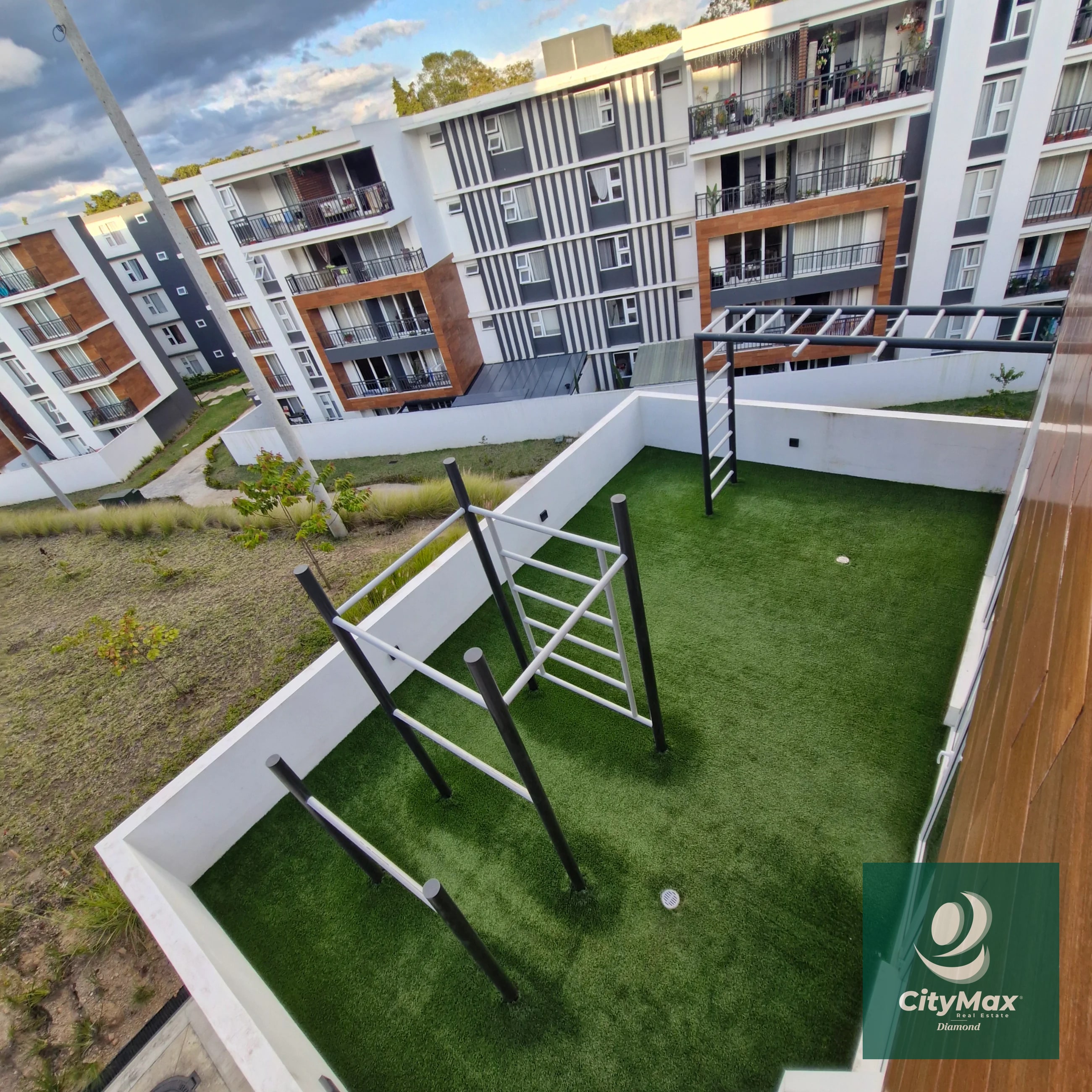 Apartamento en venta en zona 16 de 3 habitaciones con Jardín - 13
