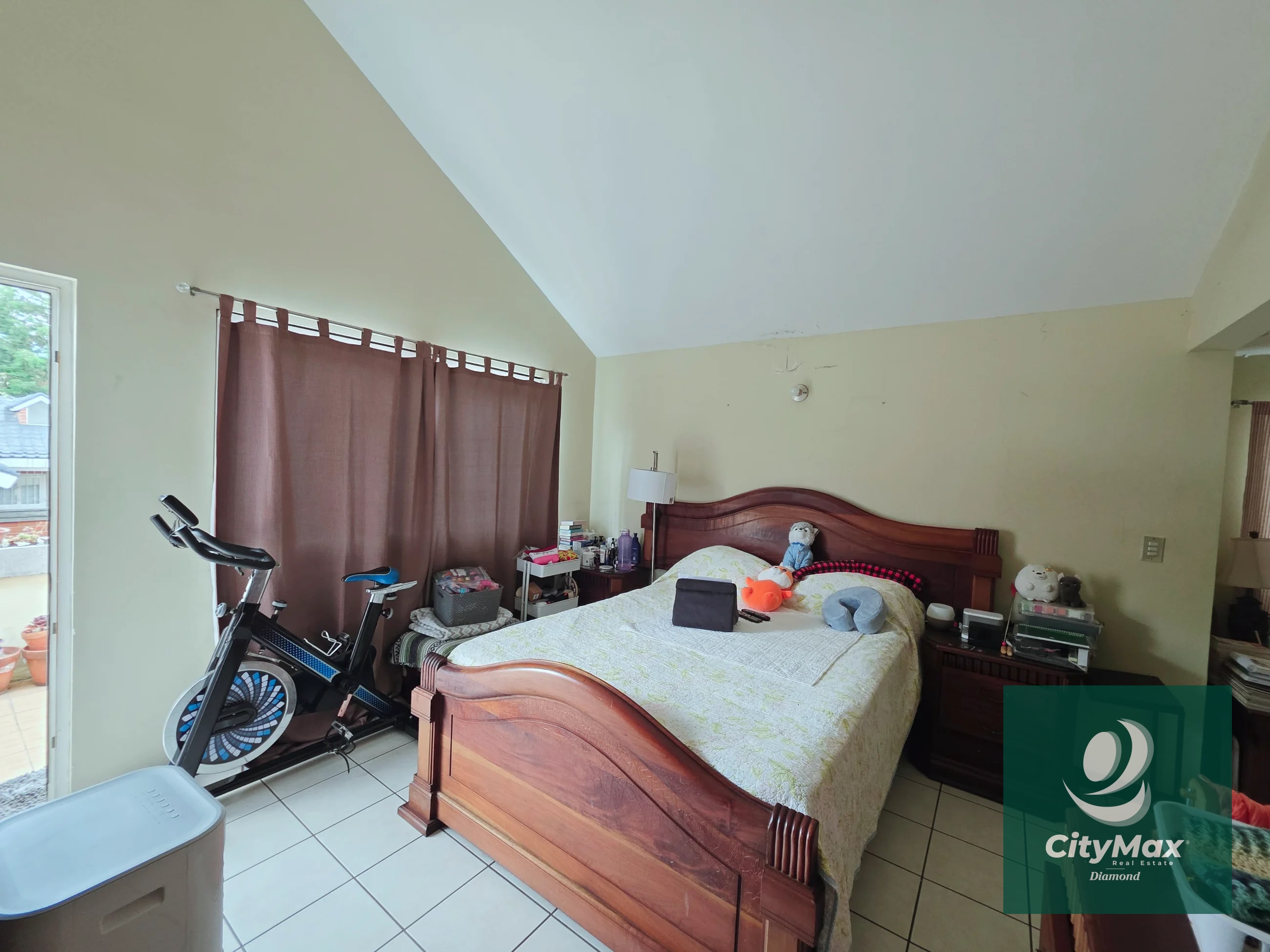 Casa en Venta en Lomas de San Nicolas Zona 16 - 14