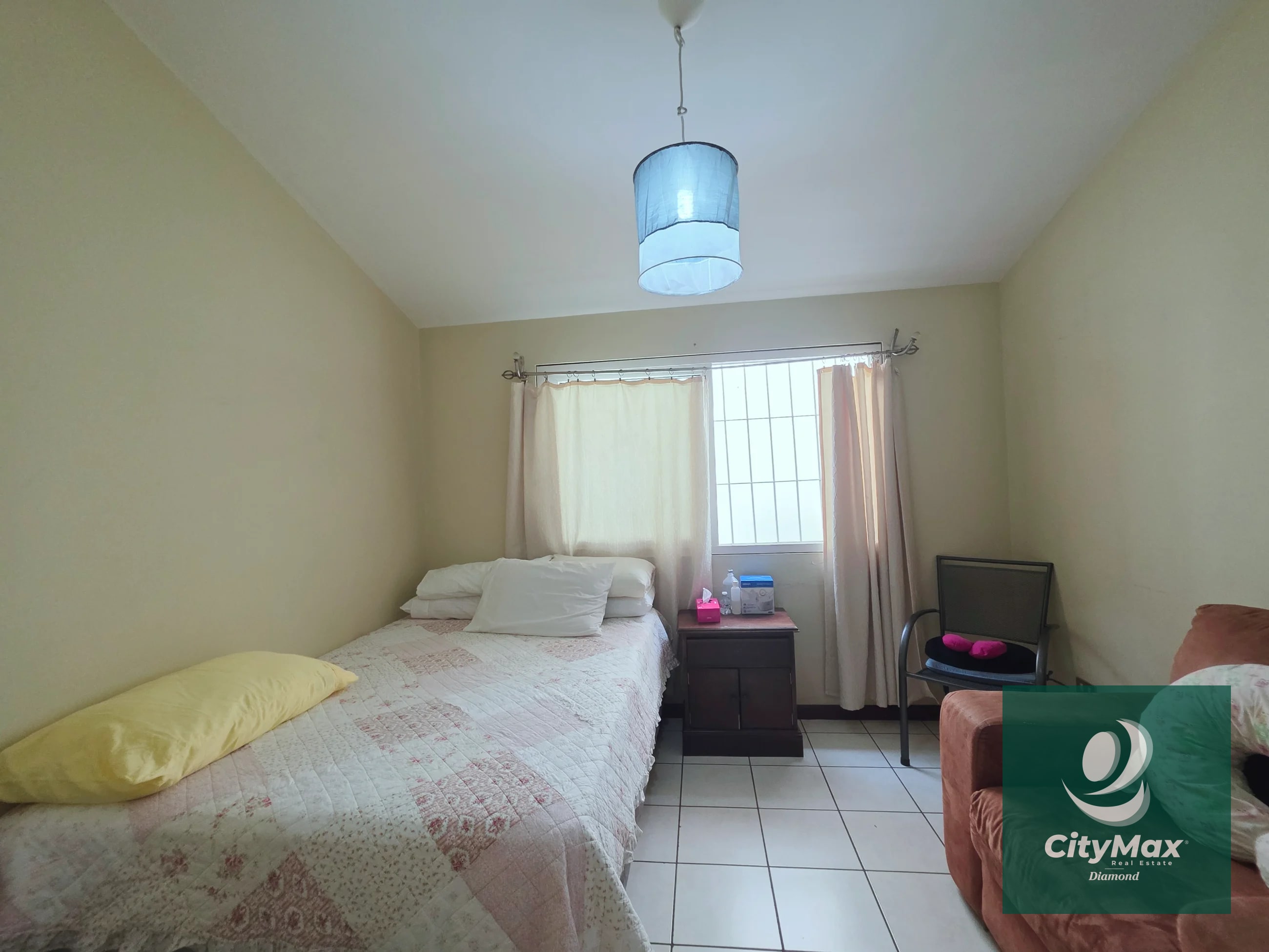Casa en Venta en Lomas de San Nicolas Zona 16 - 12