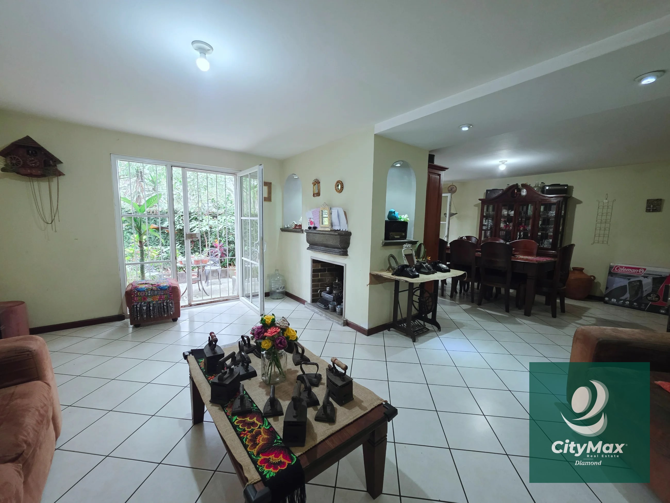 Casa en Venta en Lomas de San Nicolas Zona 16 - 1