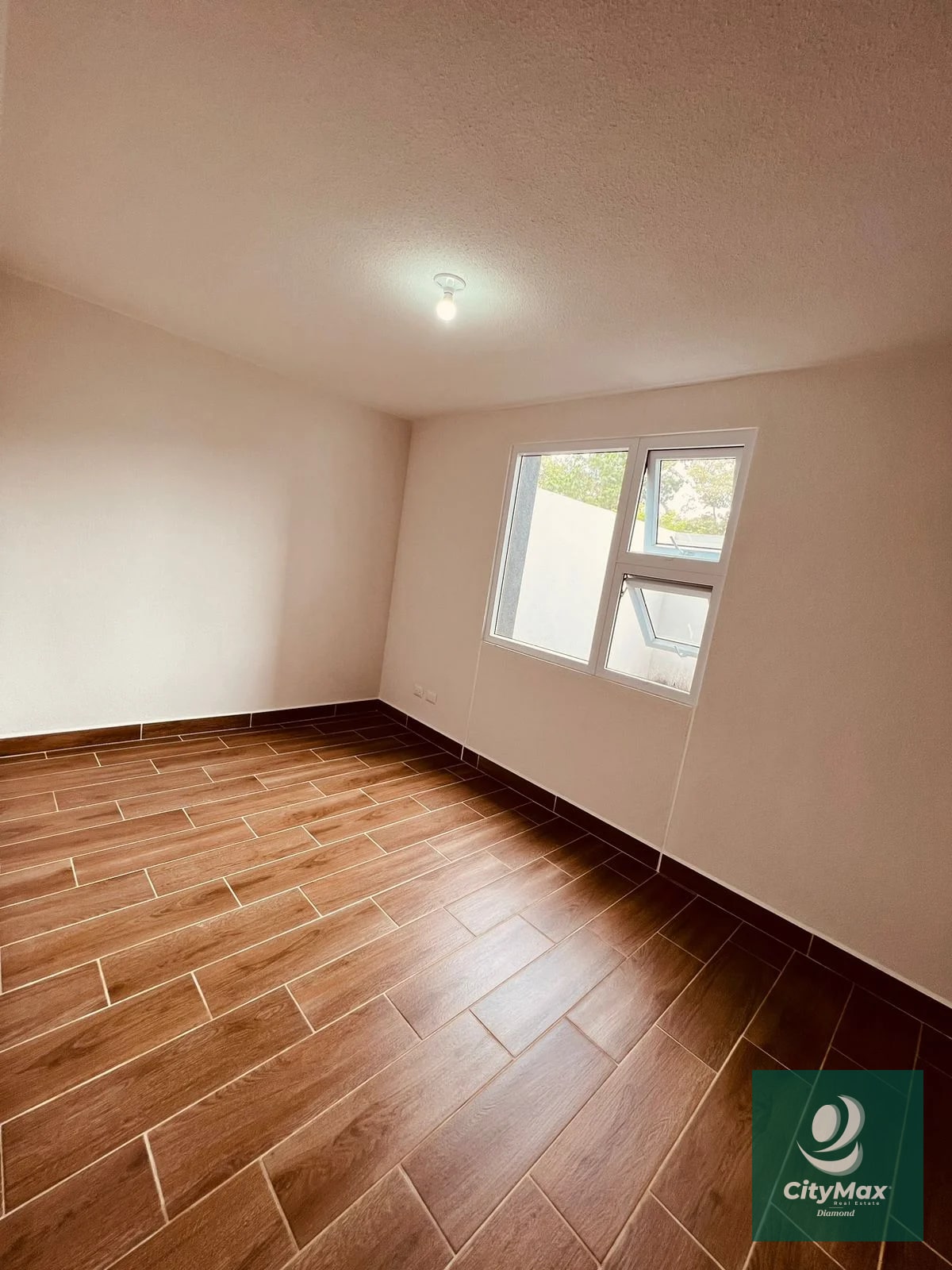 Apartamento en venta con jardín en Senderos zona 16 — Apartamento en Venta en Zona 16, Guatemala, Ciudad — foto 3 de 11