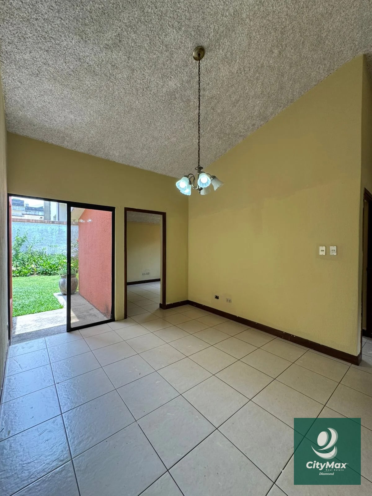Casa dentro de Condominio en Renta en Km 15 Carretera a El Salvador — Casa en Alquiler en km 11-15, Carretera a El Salvador, Guatemala, Ciudad — foto 2 de 16
