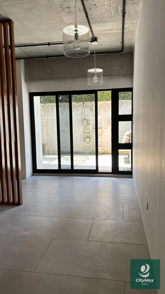 Venta de Oficina en Zona 9 Ciudad de Guatemala — Oficina en Venta en Zona 9, Guatemala, Ciudad — foto 1 de 7