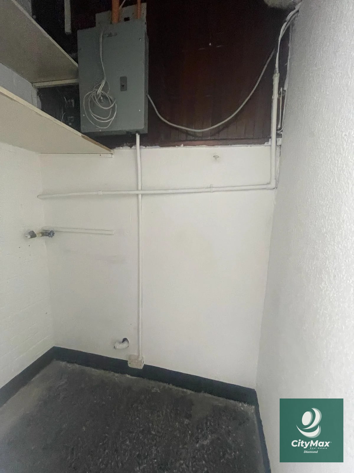 Oficina en Alquiler Edificio Zona 9 Guatemala — Oficina en Alquiler en Zona 9, Guatemala, Ciudad — foto 8 de 13