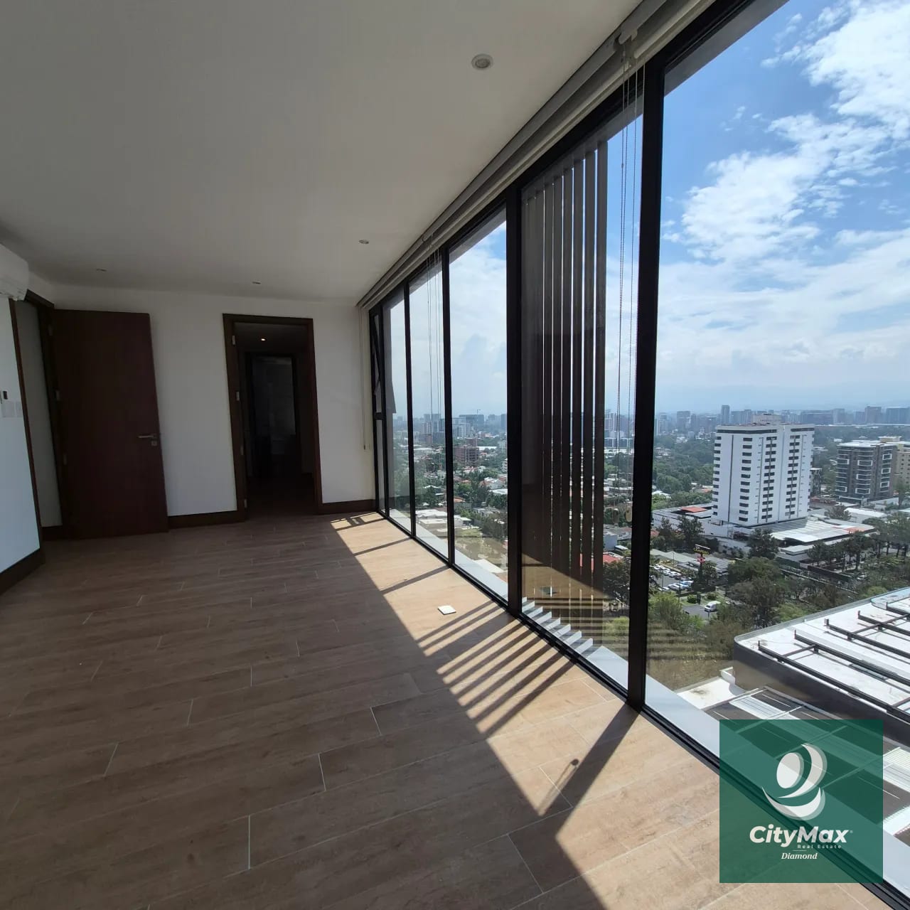 Amplio apartamento en renta en Gaura zona 15 — Apartamento en Alquiler en Gaura, Zona 15, Guatemala, Ciudad — foto 9 de 11