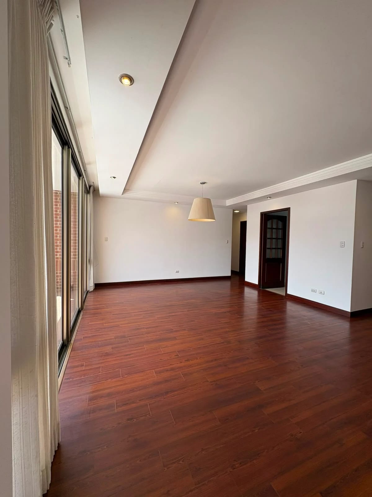 Apartamento en renta Jardines del Acueducto zona 10 — Apartamento en Alquiler en Jardines del Acueducto, Zona 10, Guatemala, Ciudad — foto 7 de 16