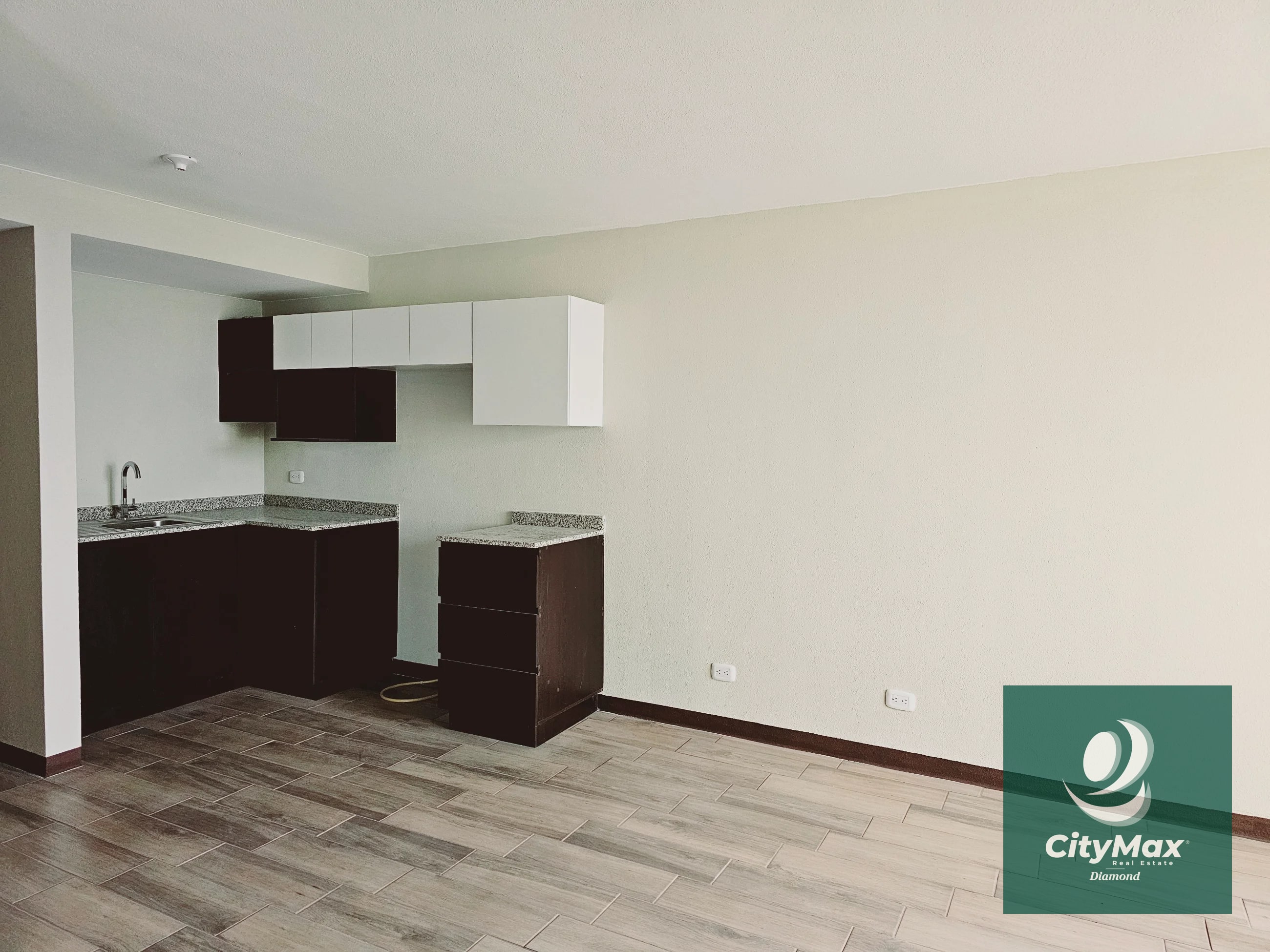 Apartamento en Venta y Renta en San Nicolás del Bosque Zona 4 de Mixco - 1