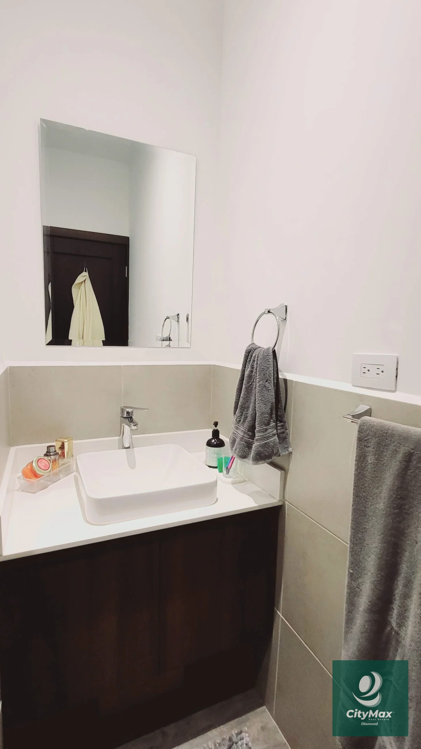 Apartamento de Lujo Amueblado en Renta en Lirios de Cayalá - 12