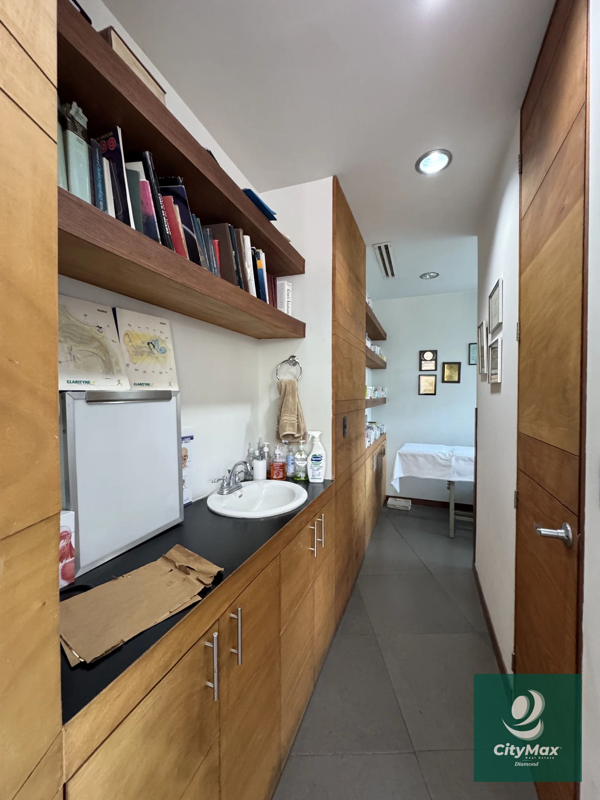 Oficina en Venta y Renta en Edificio Avante Zona 15 Ciudad de Guatemala - 5