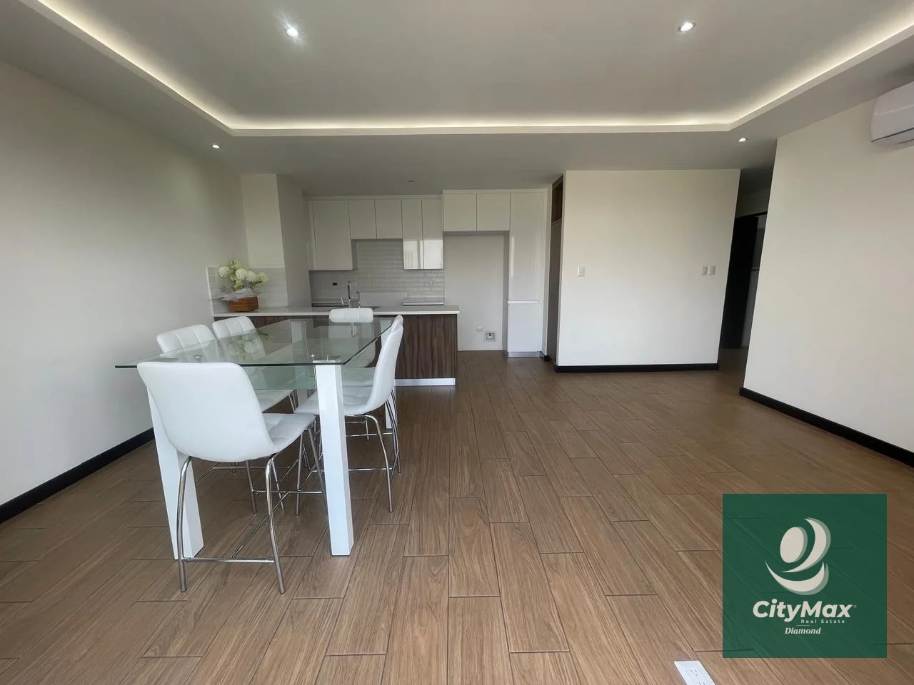 Apartamento en Venta y Renta en Zona 15 Ciudad de Guatemala - 12