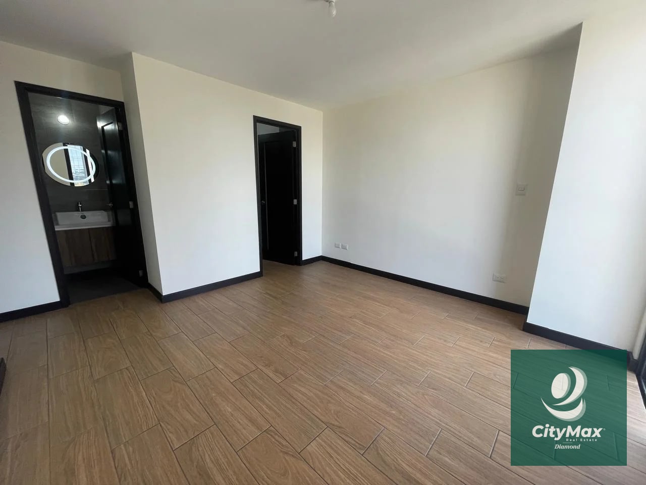 Apartamento en Venta y Renta en Zona 15 Ciudad de Guatemala - 11