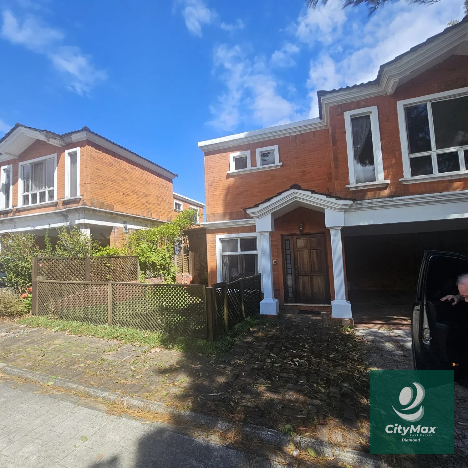 Venta de Casa en Condominio Santiago de Compostela km. 19 Carretera al Salvador - 1