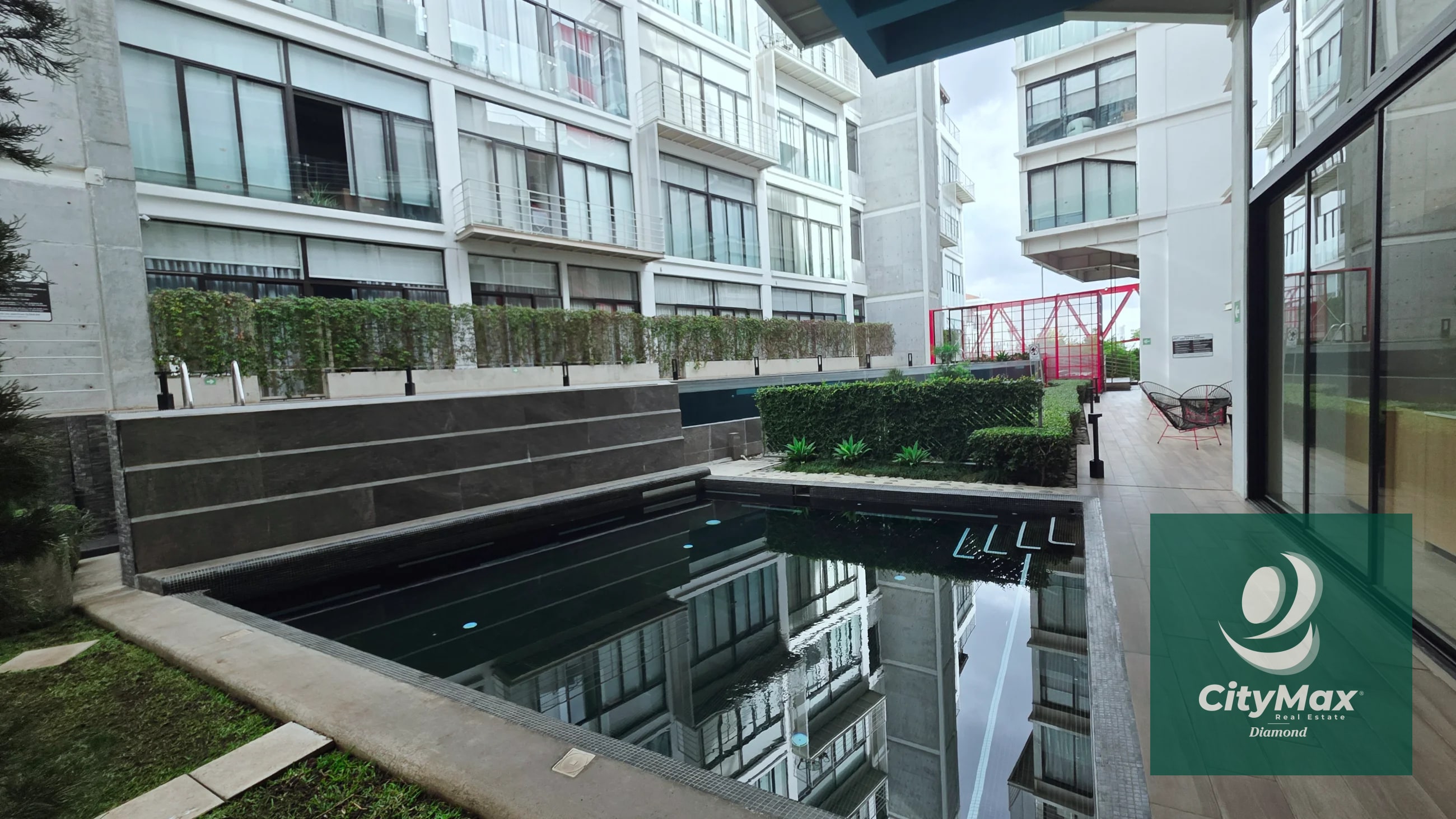 Apartamento en Renta en Zona 10 Cercano a Diagonal 6 - 3