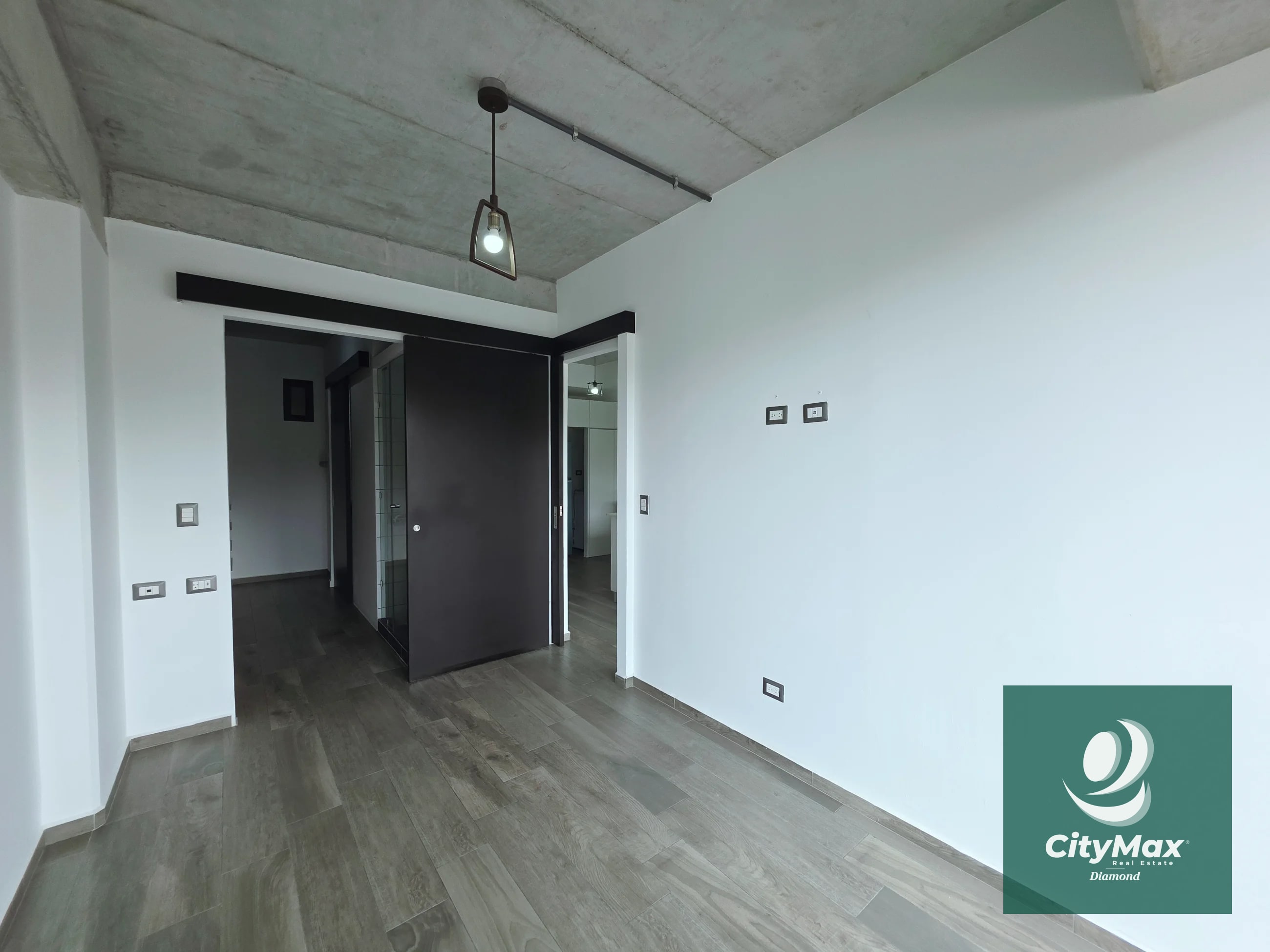 Apartamento en Renta en Zona 10 Cercano a Diagonal 6 - 11