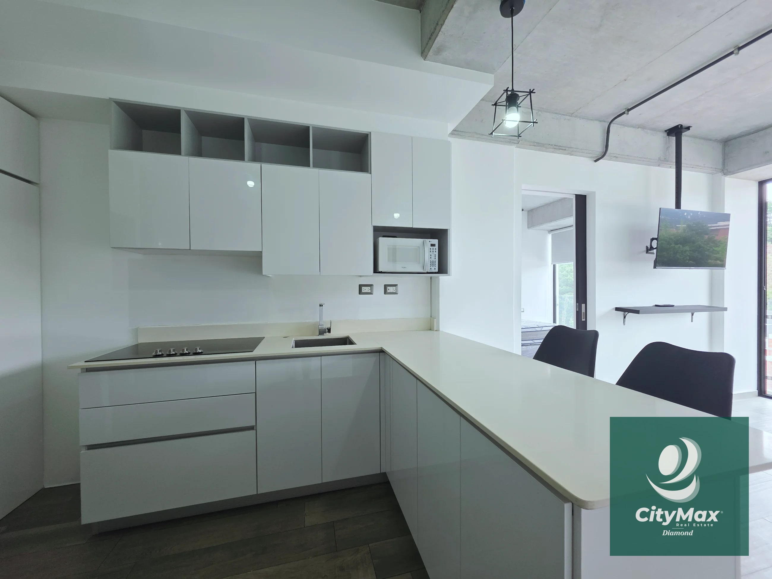 Apartamento en Renta en Zona 10 Cercano a Diagonal 6 - 6