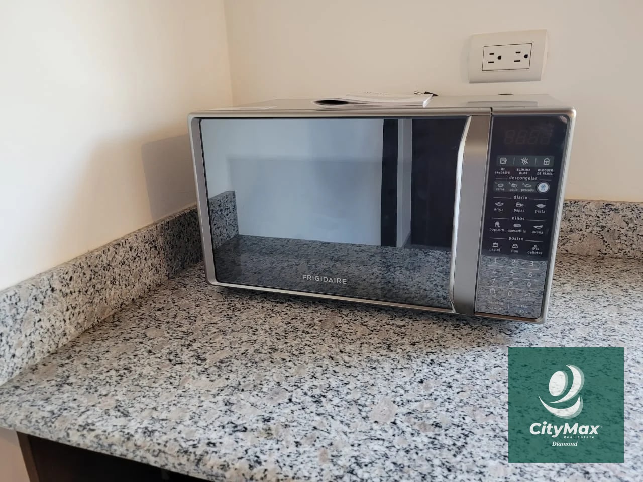 Apartamento Amueblado tipo Estudio en Renta en Vista Hermosa 1 Zona 15 - 11