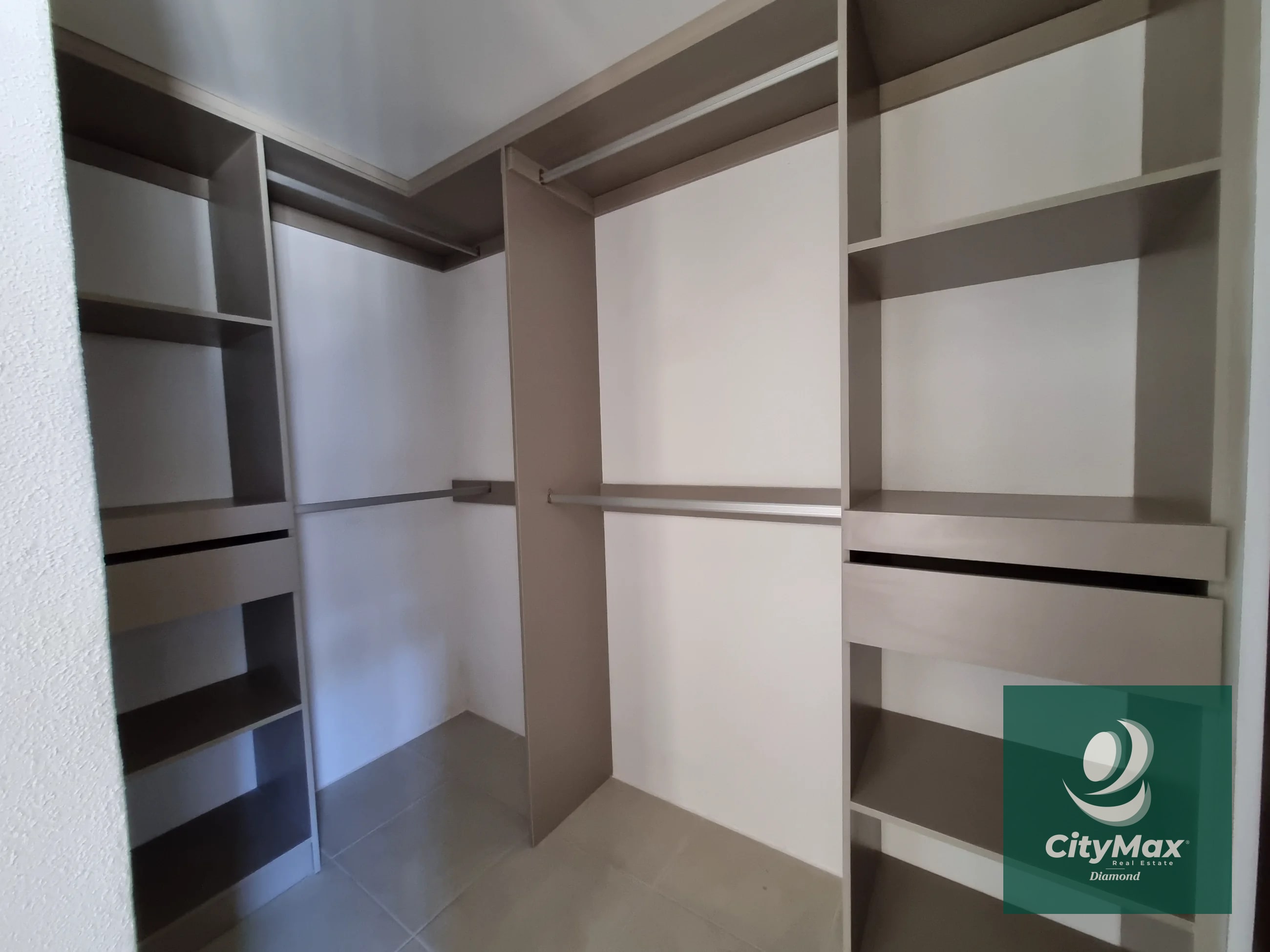 Apartamento en Venta en Parque San Ángel Zona 2 Guatemala - 5