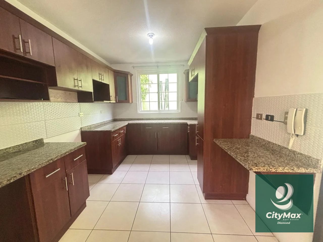 Casa en venta y renta condominio Entreverdes Fraijanes - 12