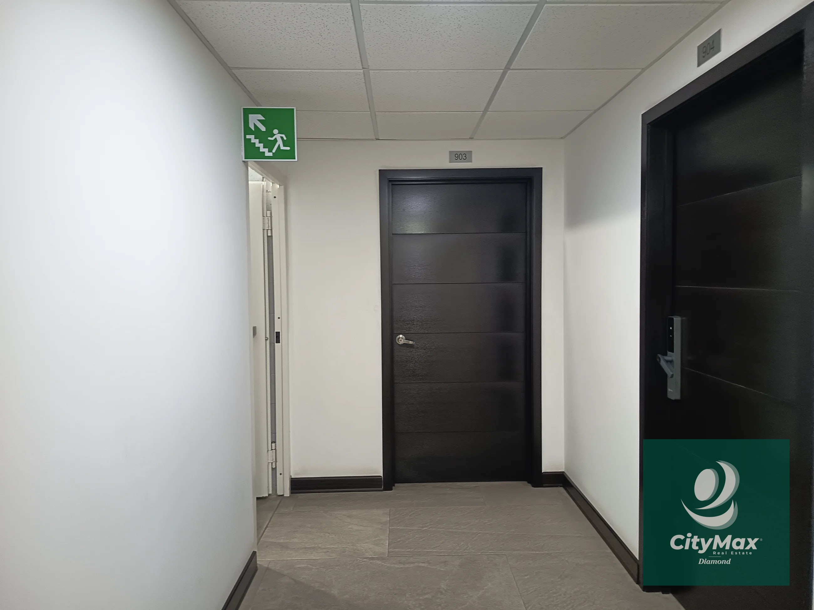 Oficina en Renta en Zona 10 Edificio Torino - 11