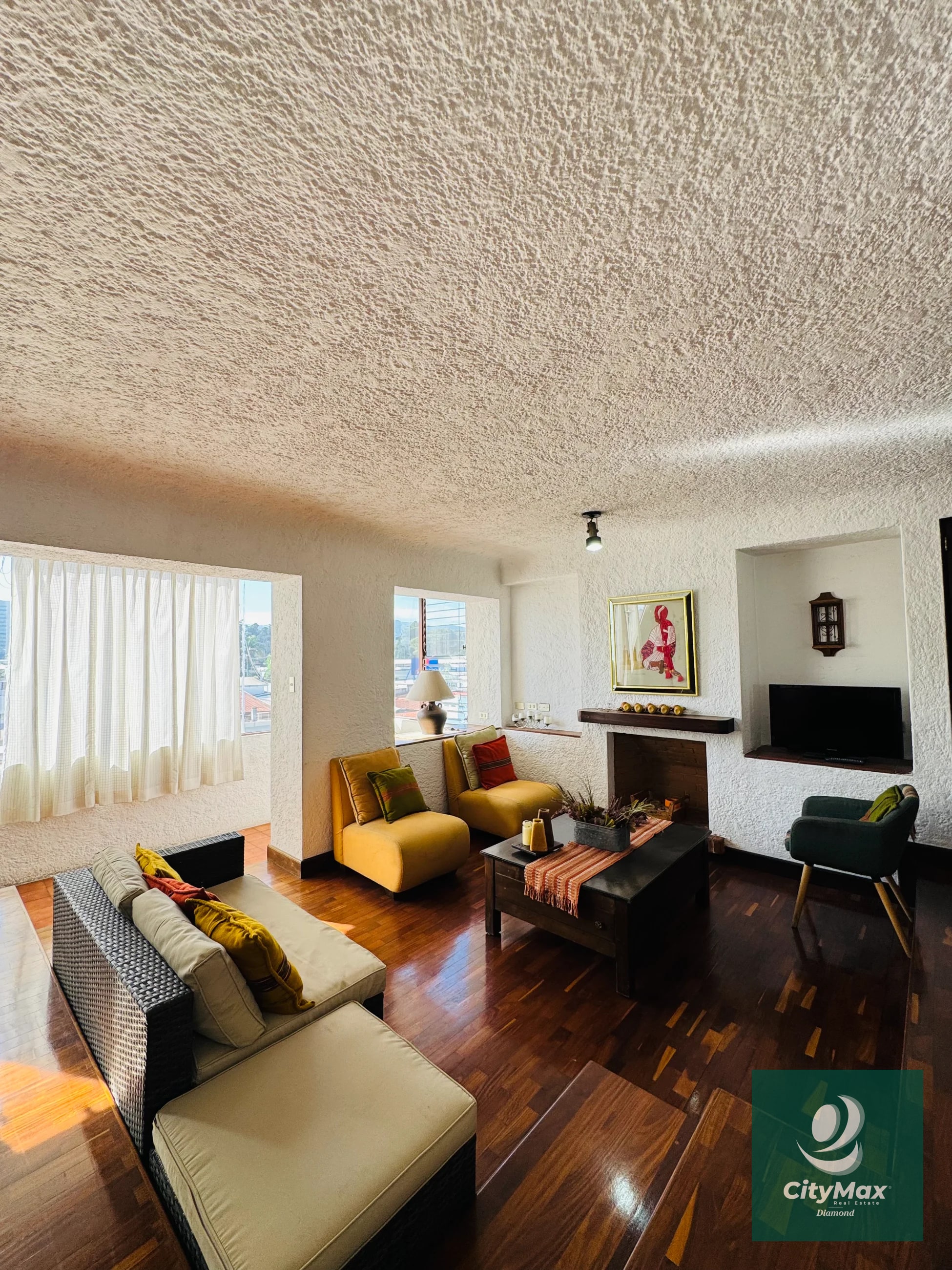 Apartamento Amueblado en venta y renta zona 10 - 2