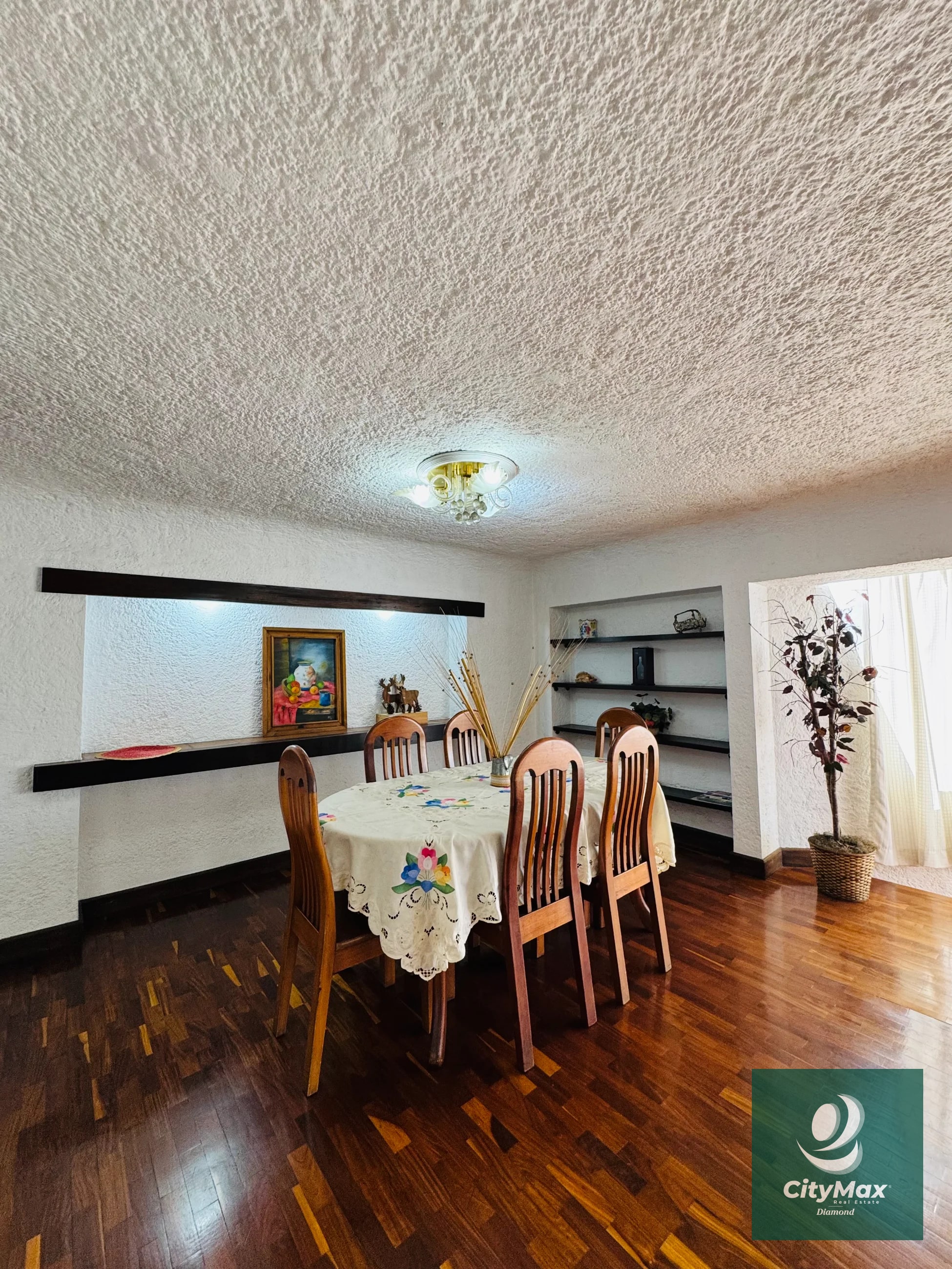 Apartamento Amueblado en venta y renta zona 10 - 3