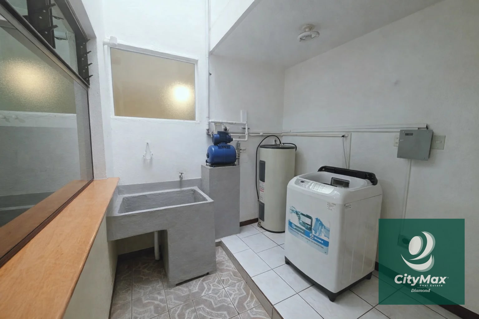 Casa en Venta en Loma Real San Cristobal Zona 8 de Mixco - 3