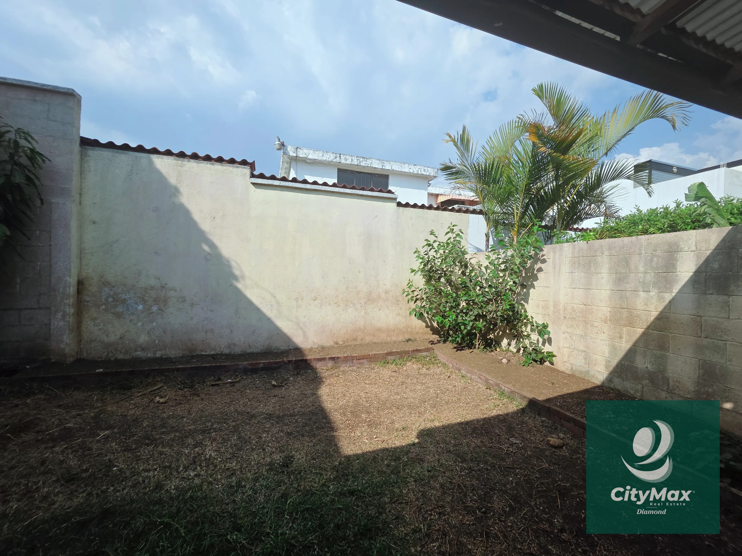 Casa en Venta en Loma Real San Cristobal Zona 8 de Mixco - 14