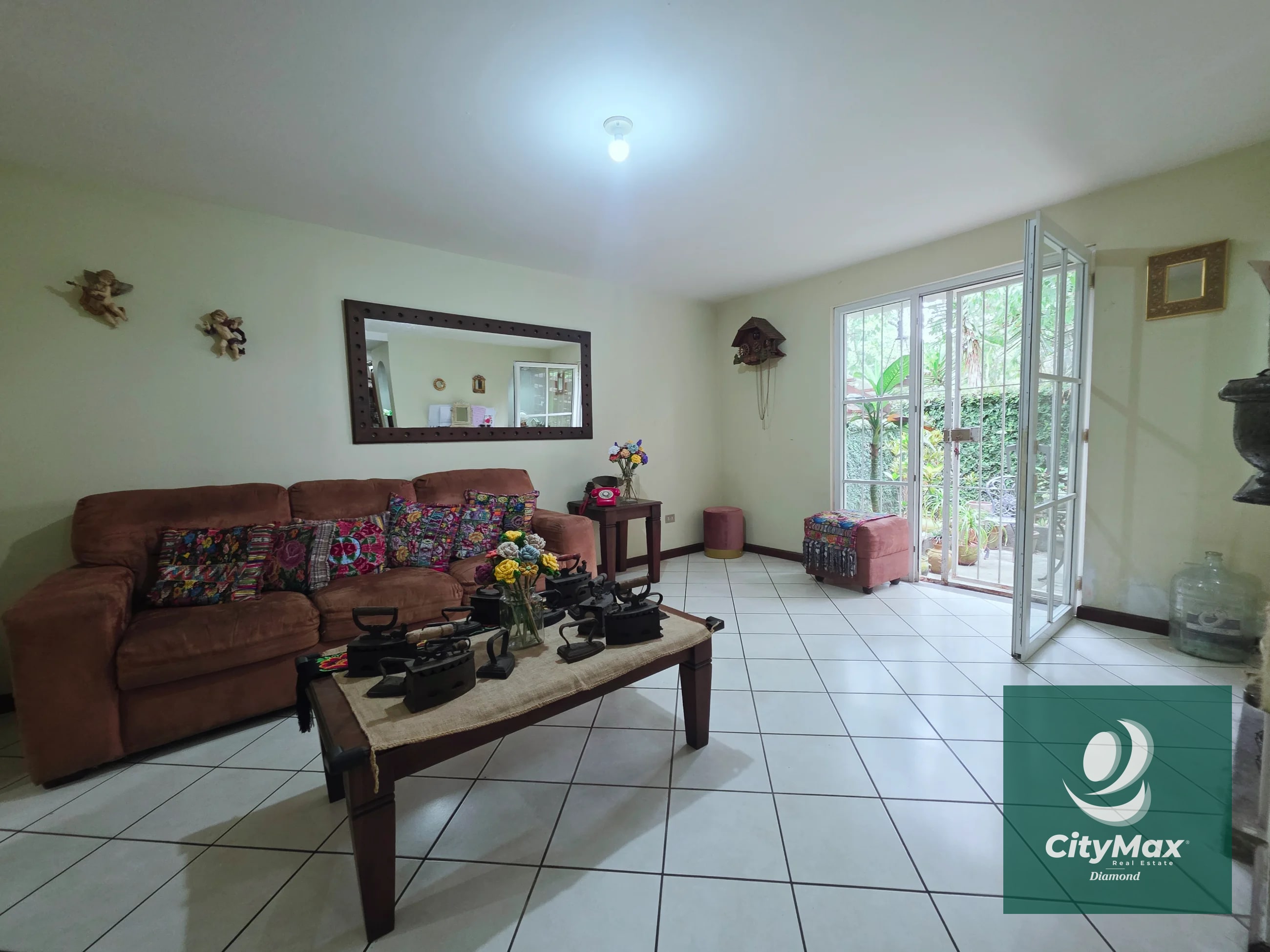 Casa en Venta en Lomas de San Nicolas Zona 16 - 3