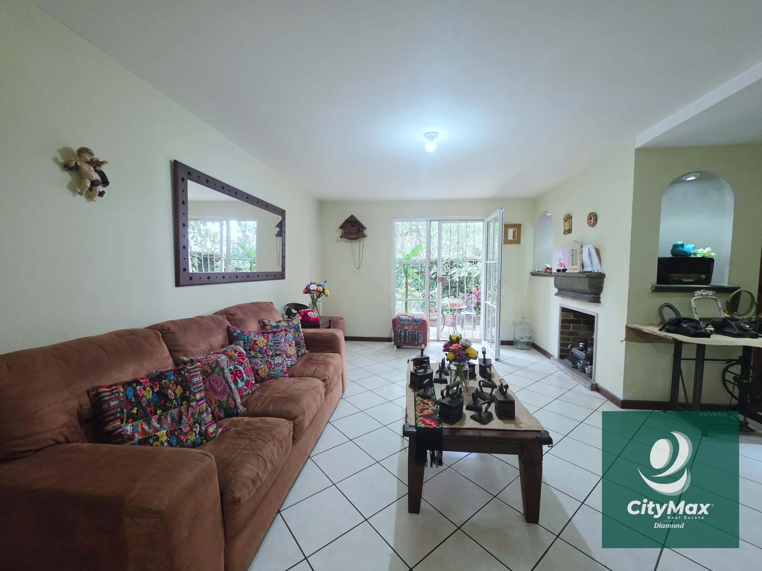 Casa en Venta en Lomas de San Nicolas Zona 16 - 2