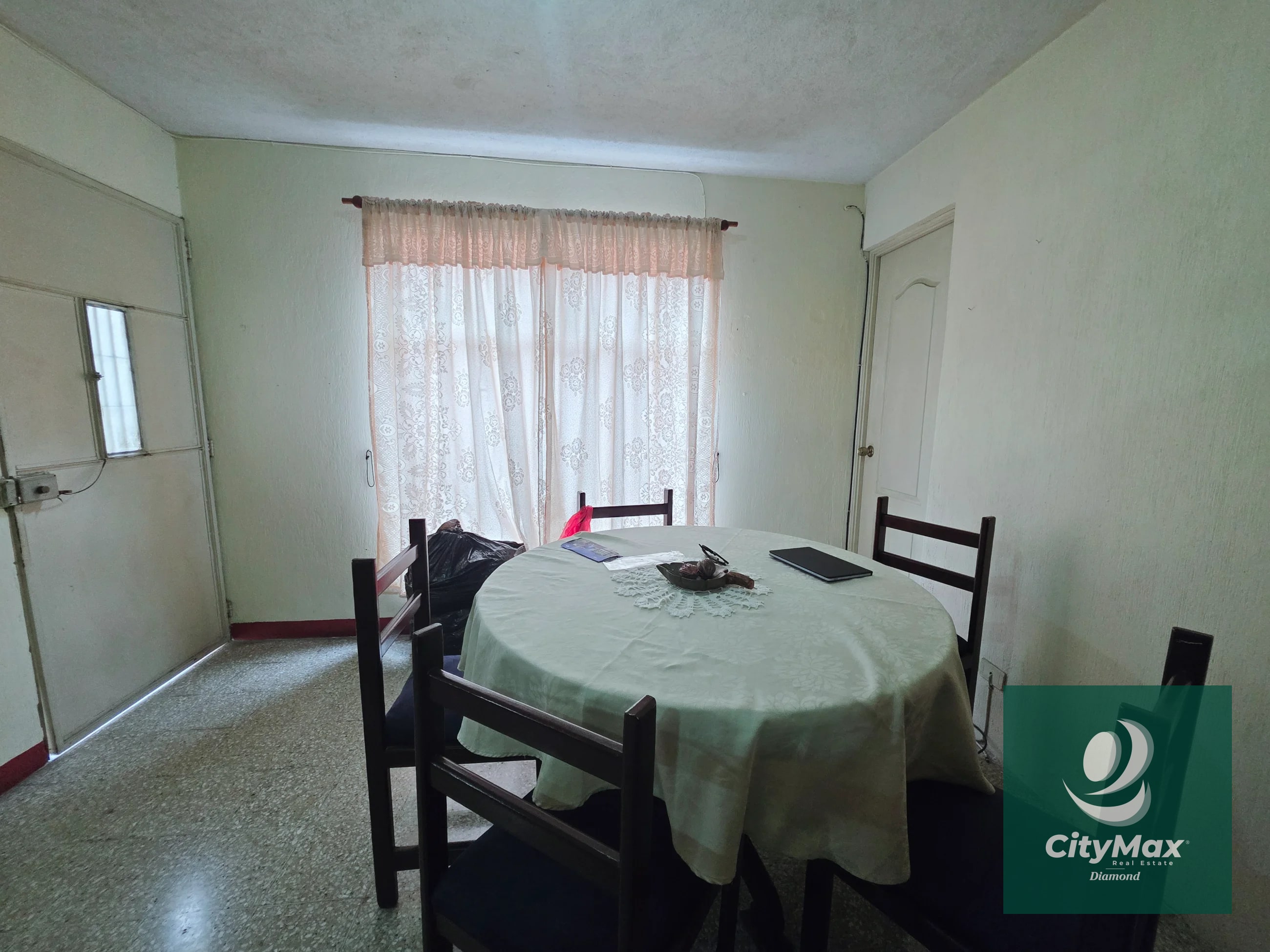 Casa en Venta con Apartamento y Locales en Zona 2 Mixco — Casa en Venta en Zona 2 Mixco, Guatemala, Ciudad — foto 15 de 17