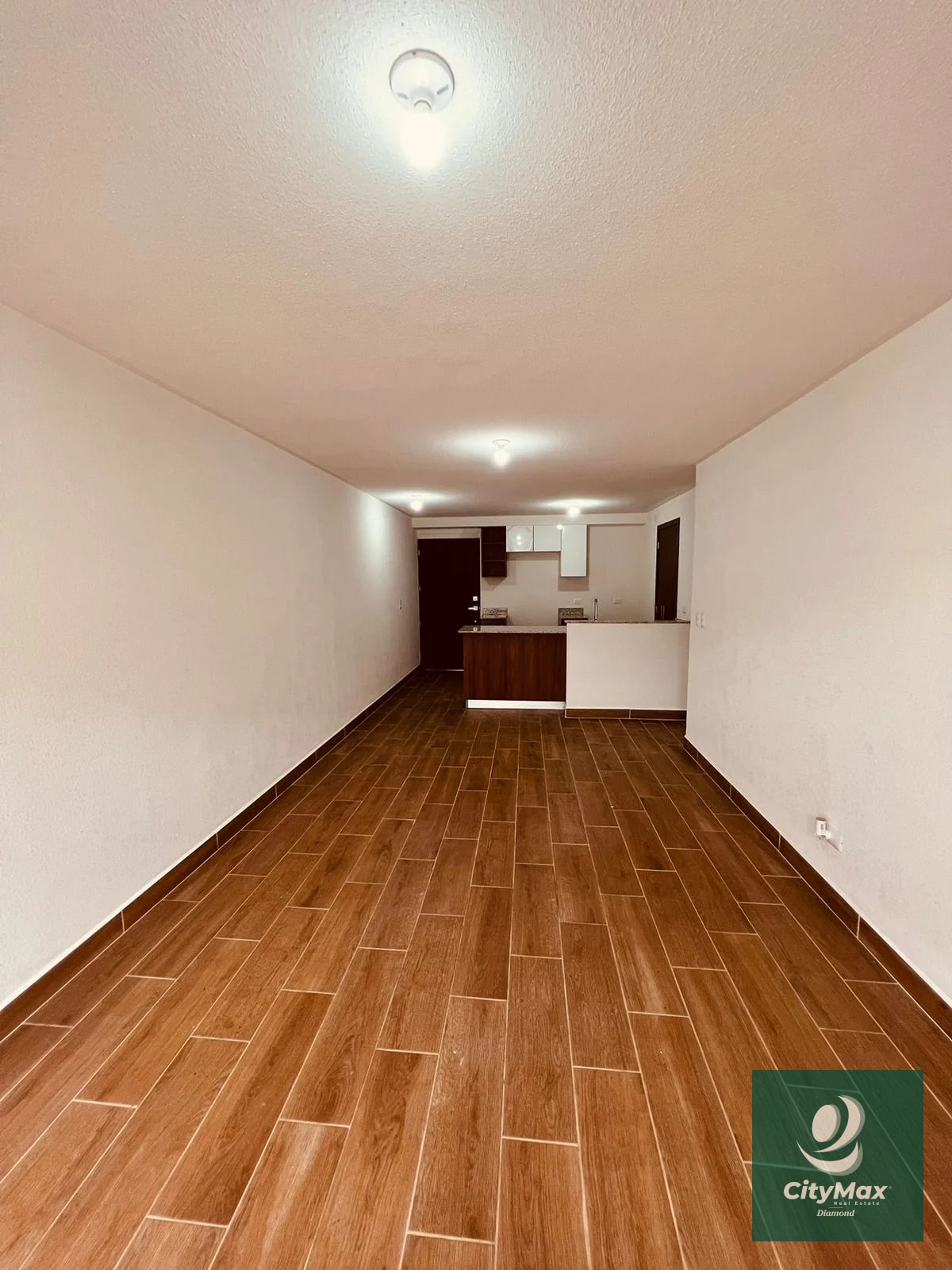 Apartamento en venta con jardín en Senderos zona 16 — Apartamento en Venta en Zona 16, Guatemala, Ciudad — foto 3 de 11