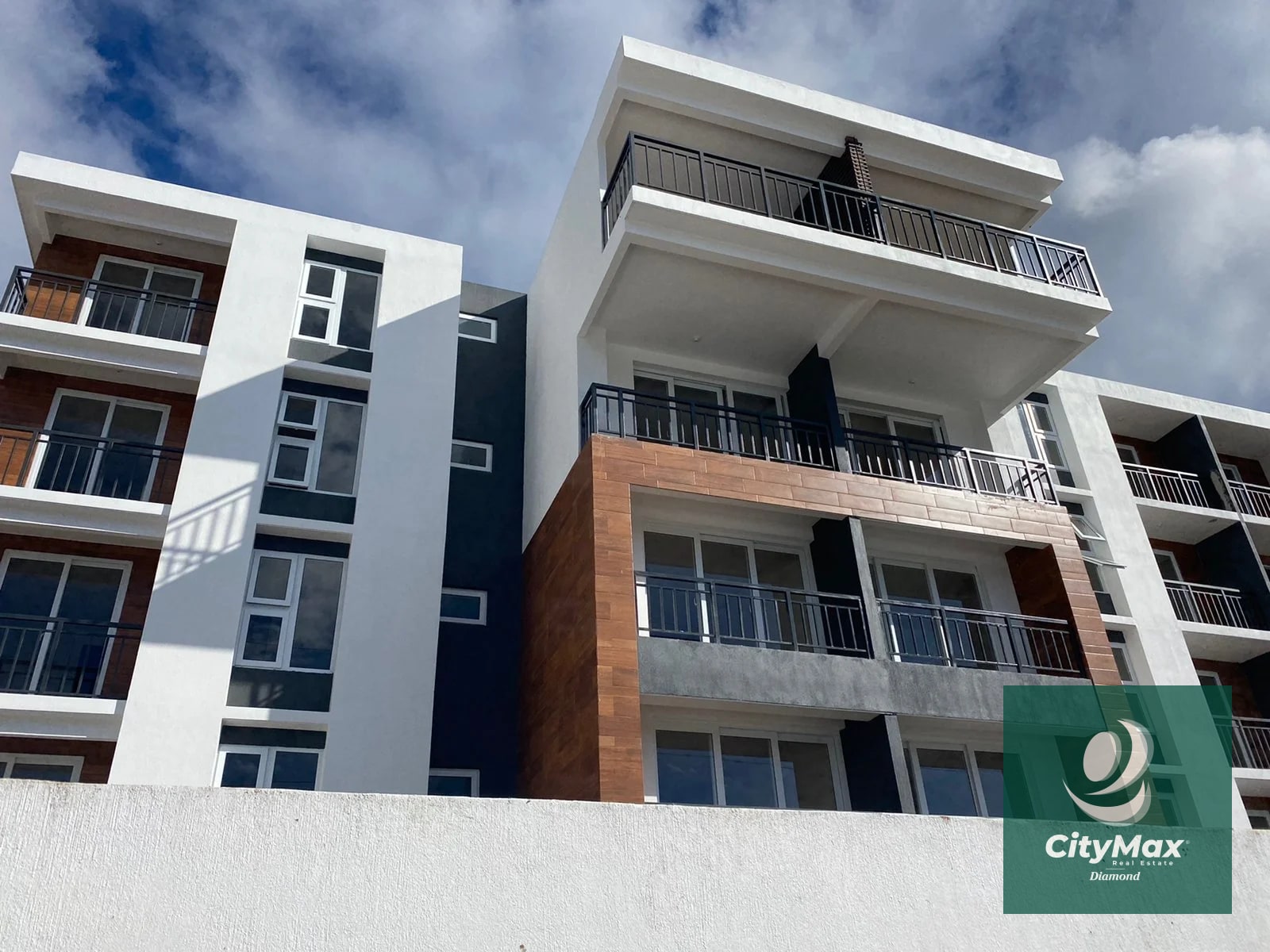 Apartamento en venta con jardín en Senderos zona 16 — Apartamento en Venta en Zona 16, Guatemala, Ciudad — foto 9 de 11