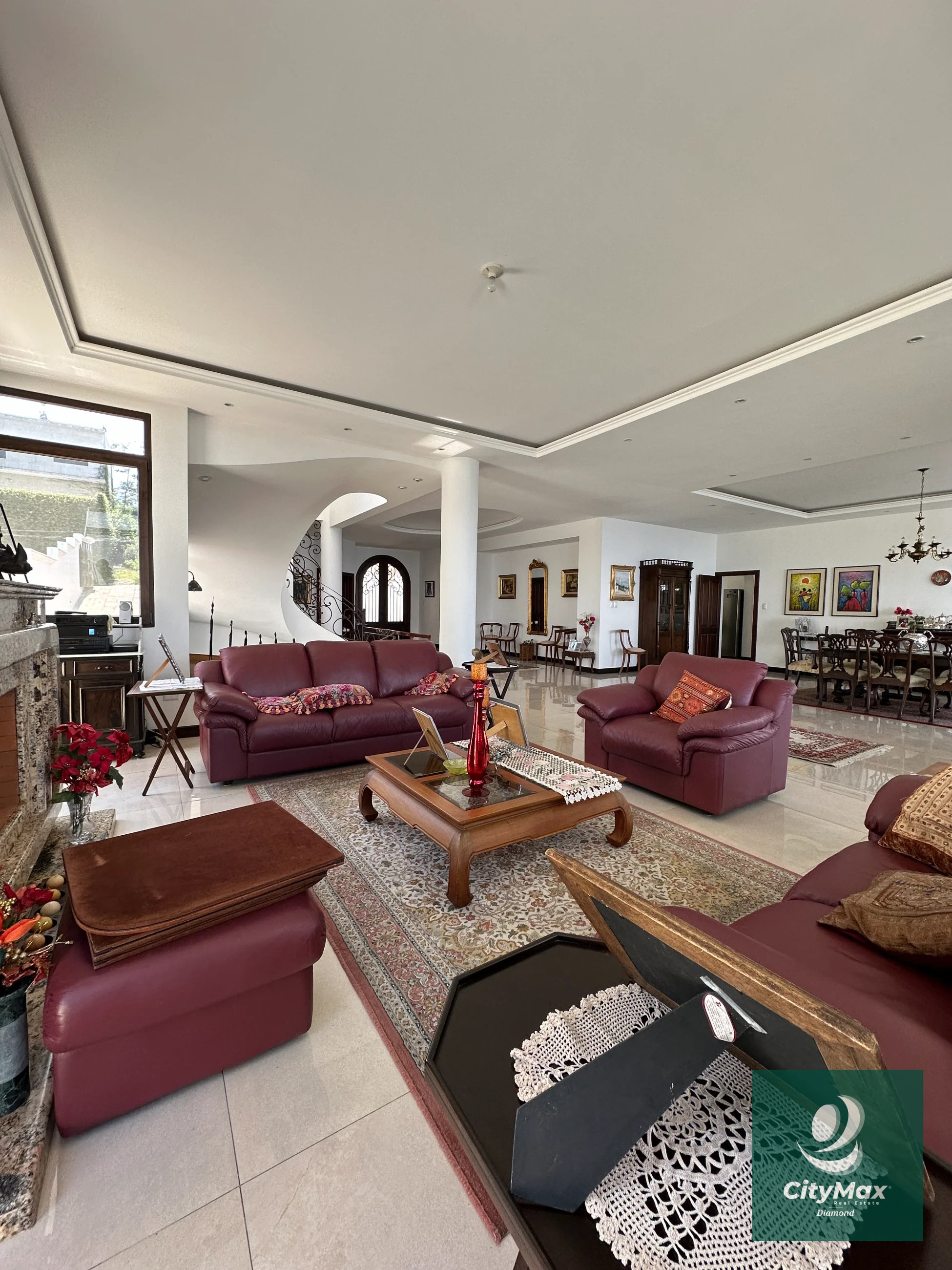 Casa Luxury en Venta en Altos de Monte Bello Km 9.5 CAES — Casa en Venta en Santa Catarina Pinula, Guatemala, Ciudad — foto 1 de 17