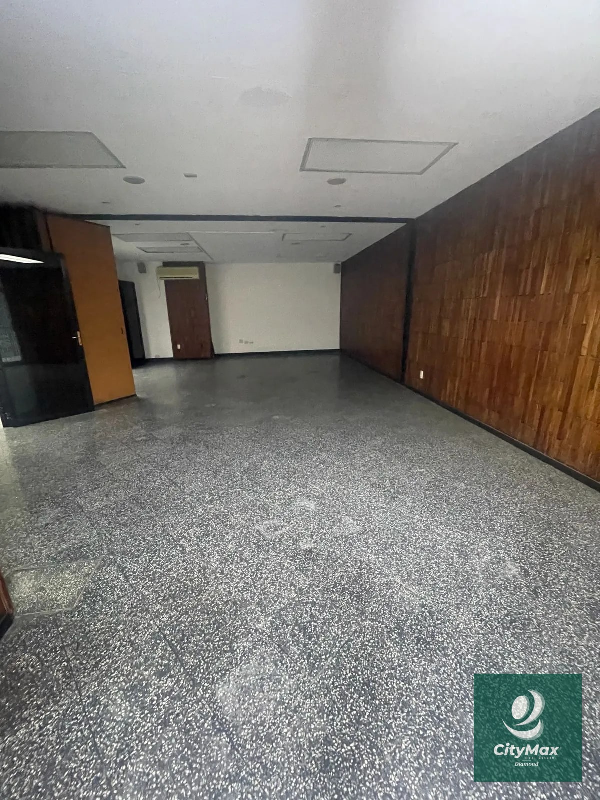 Oficina en Renta en Edificio Zona 9 Ciudad de Guatemala — Oficina en Alquiler en Zona 9, Guatemala, Ciudad — foto 3 de 13