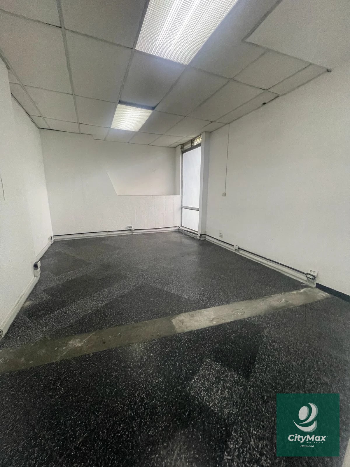 Oficina en Renta en Edificio Zona 9 Ciudad de Guatemala — Oficina en Alquiler en Zona 9, Guatemala, Ciudad — foto 2 de 13
