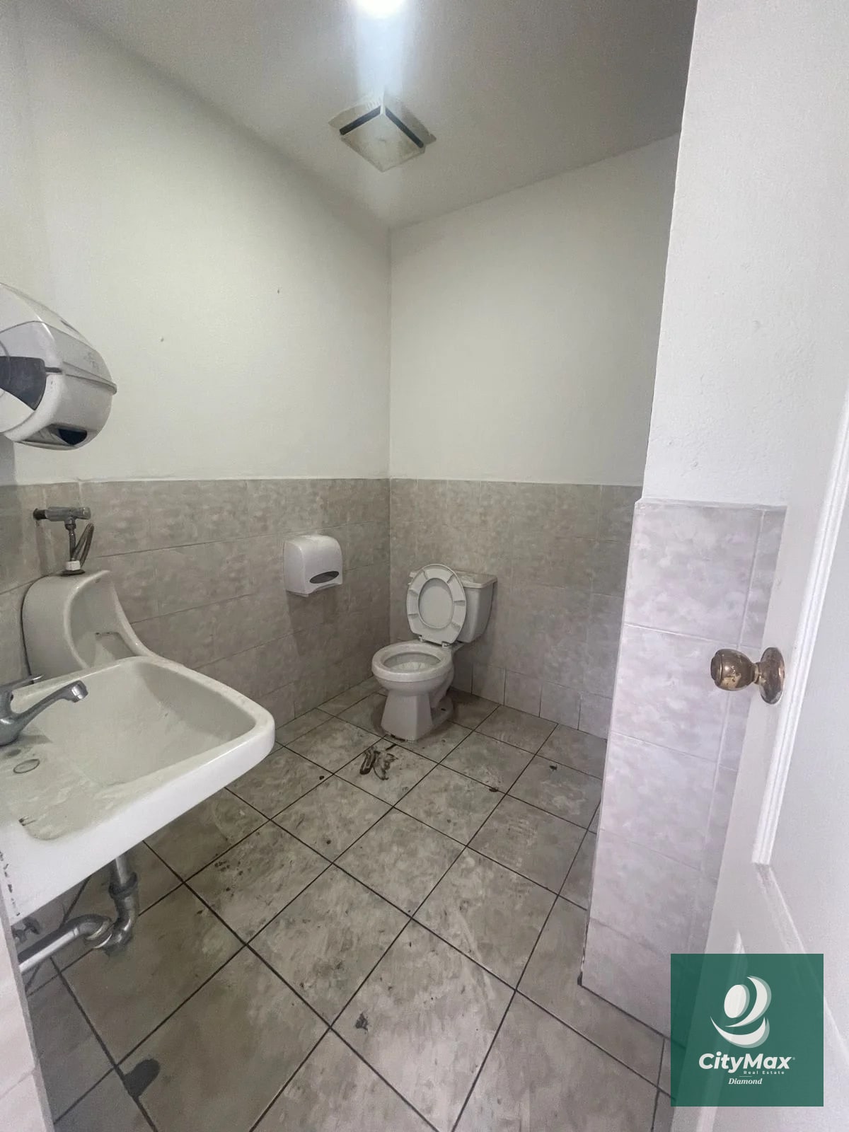 Oficina en Renta en Edificio Zona 9 Ciudad de Guatemala — Oficina en Alquiler en Zona 9, Guatemala, Ciudad — foto 7 de 13