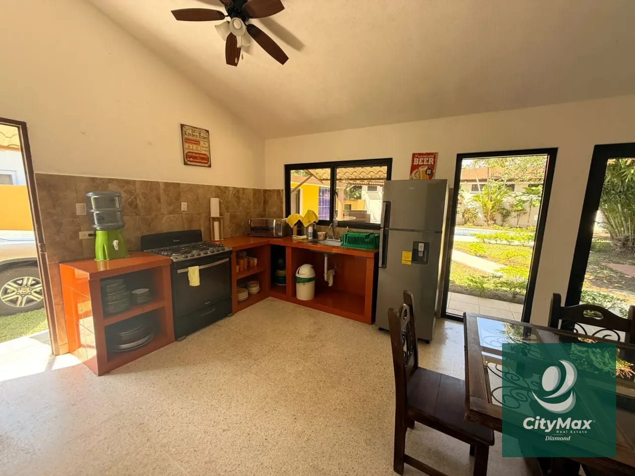 Terreno en Venta en Las Hojarascas Mixco — Casa en Alquiler en Puerto San José, Escuintla — foto 4 de 14