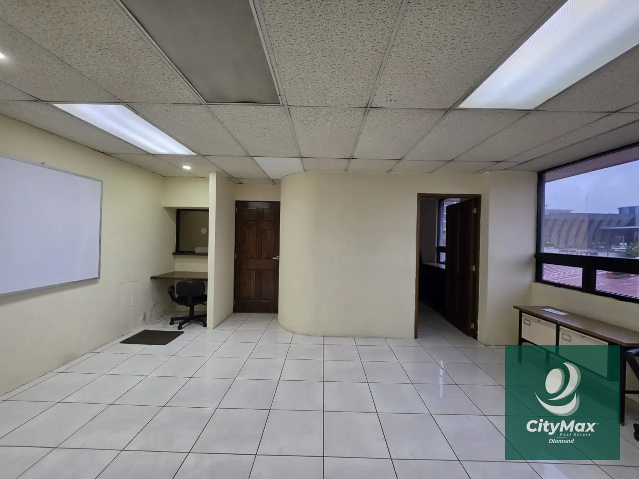 Oficina Amueblada en Renta en Zona 9 Torre Cristal — Oficina en Alquiler en Zona 9, Guatemala, Ciudad — foto 8 de 14