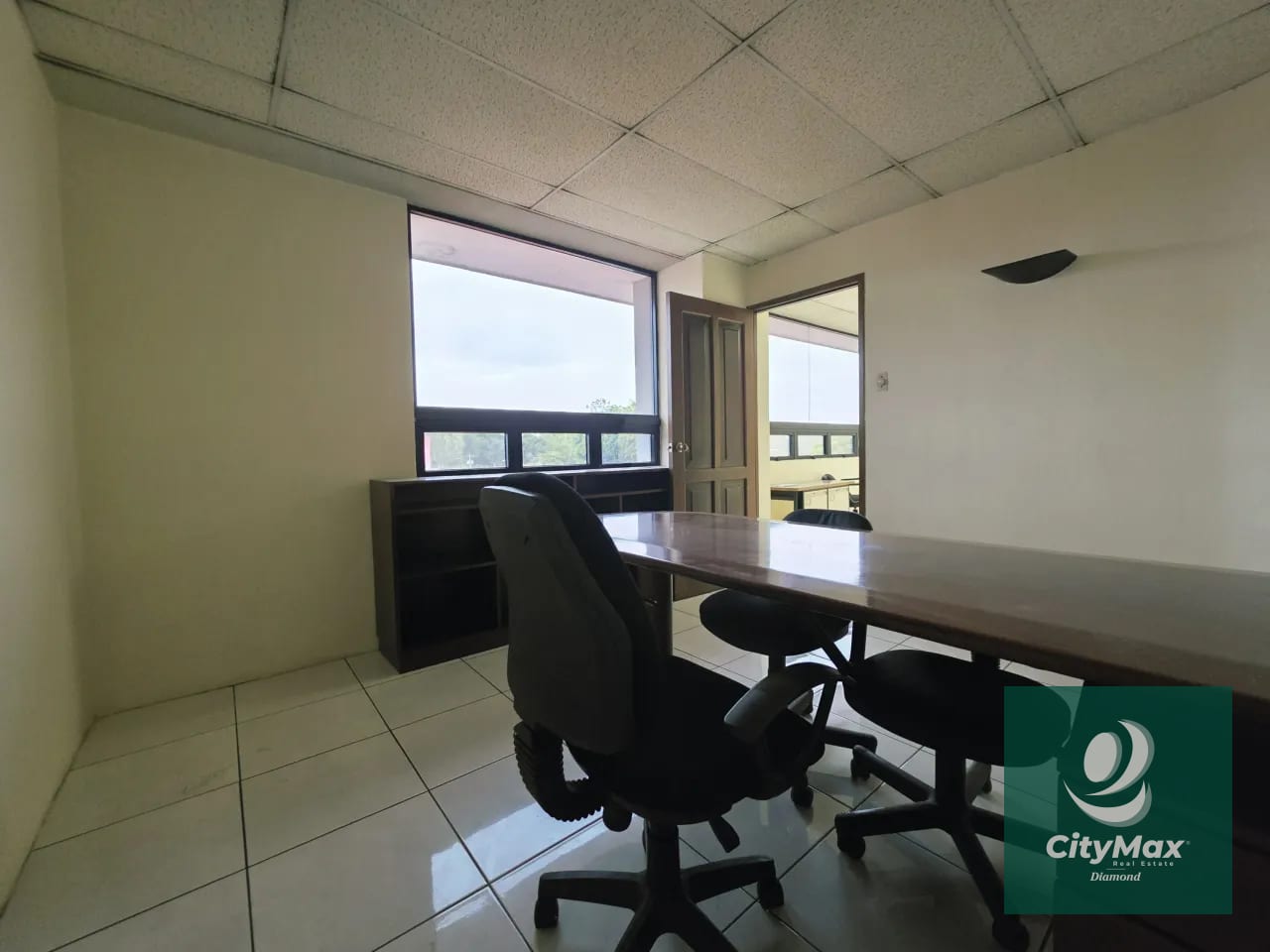 Oficina Amueblada en Renta en Zona 9 Torre Cristal — Oficina en Alquiler en Zona 9, Guatemala, Ciudad — foto 13 de 14