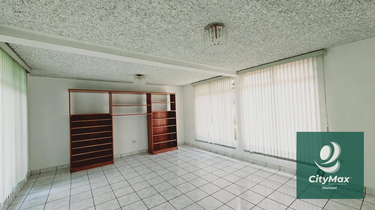 Casa para oficina a puerta cerrada en Avenida Petapa Zona 12 — Casa en Alquiler en Avenida Petapa, Zona 12, Guatemala, Ciudad — foto 1 de 13