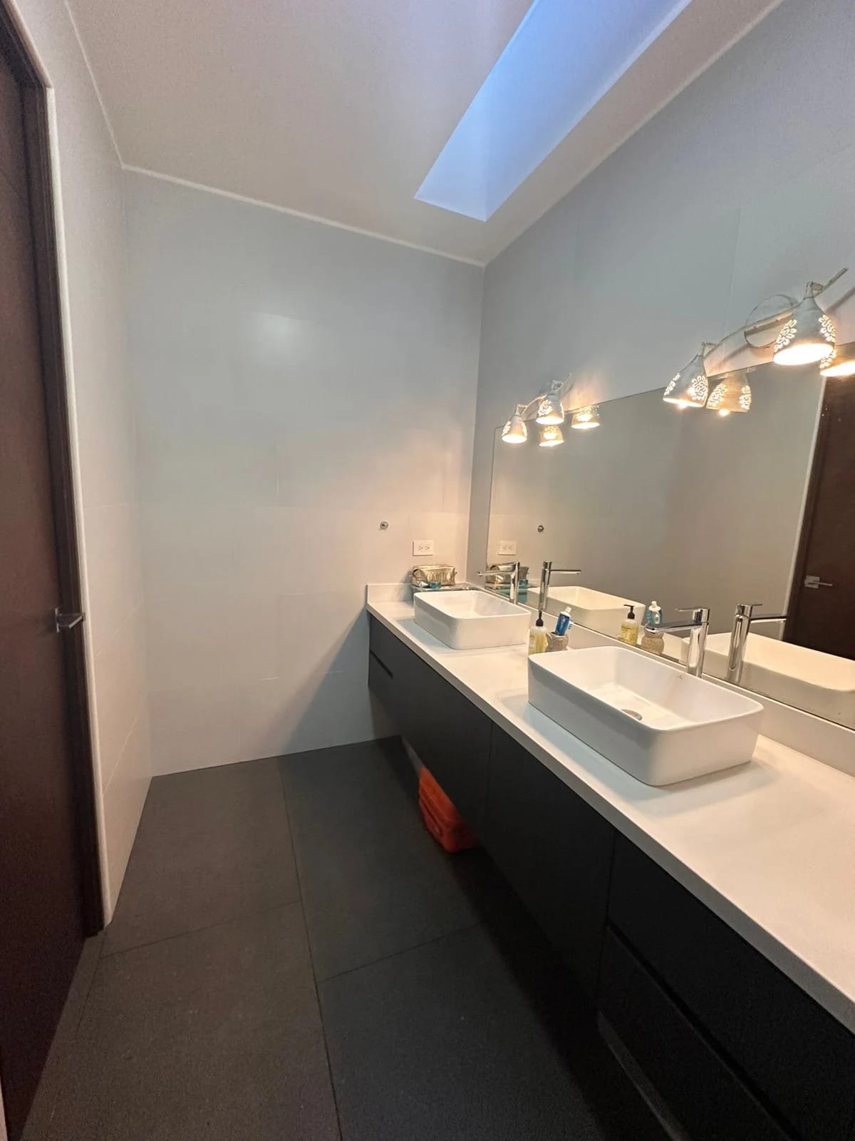 Venta Casa de un Nivel en Condado Concepción — Casa en Venta en Pradera Concepción, Carretera a El Salvador, Guatemala, Ciudad — foto 10 de 11