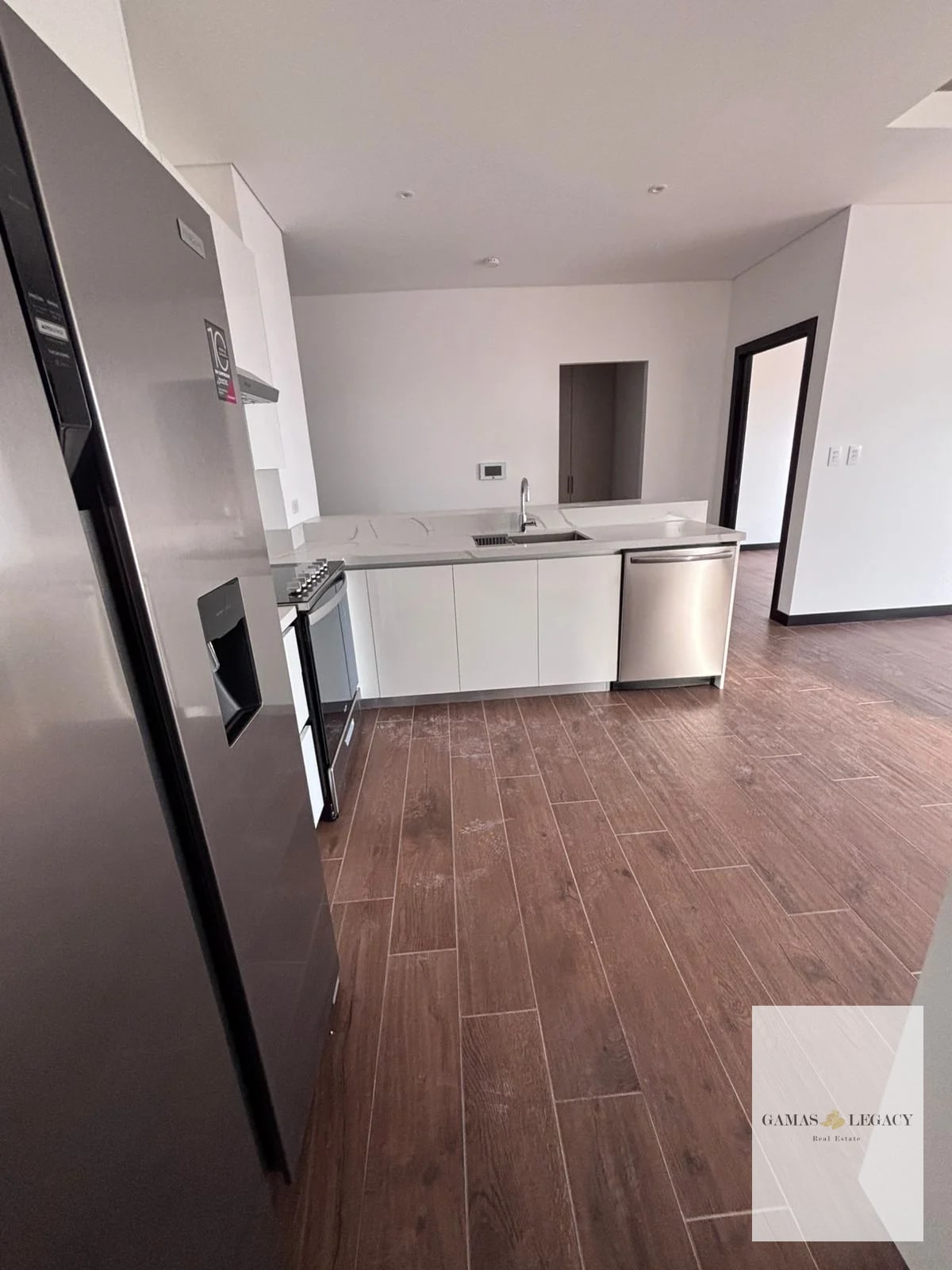 APARTAMENTO EN RENTA | LIRIOS DE CAYALÁ | ZONA 16 — Apartamento en Venta en Zona 16, Guatemala, Ciudad — foto 2 de 11