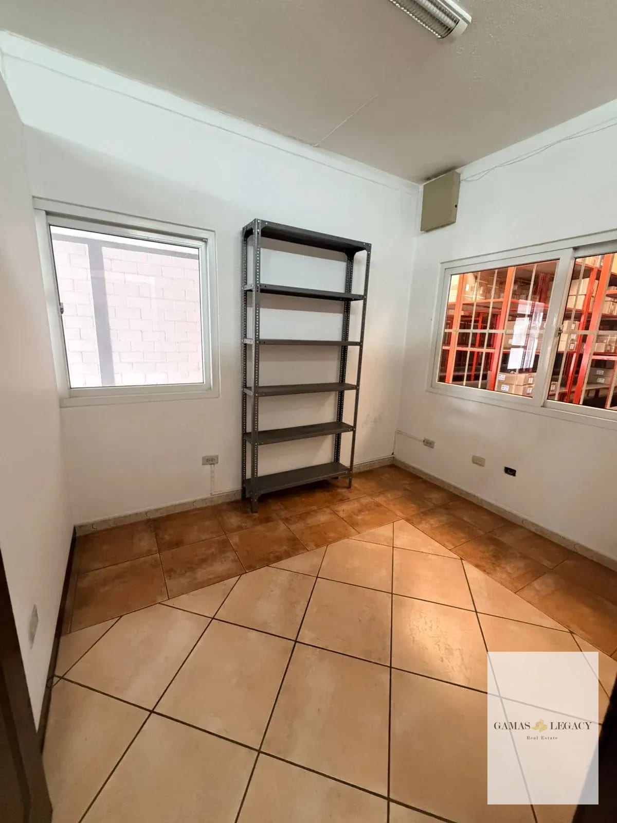 ESPACIO PARA OFICINA EN RENTA | DISTRIBODEGAS FIORI II | CONDADO NARANJO — Oficina en Alquiler en Condado Naranjo, Zona 4 Mixco, Guatemala, Ciudad — foto 8 de 15